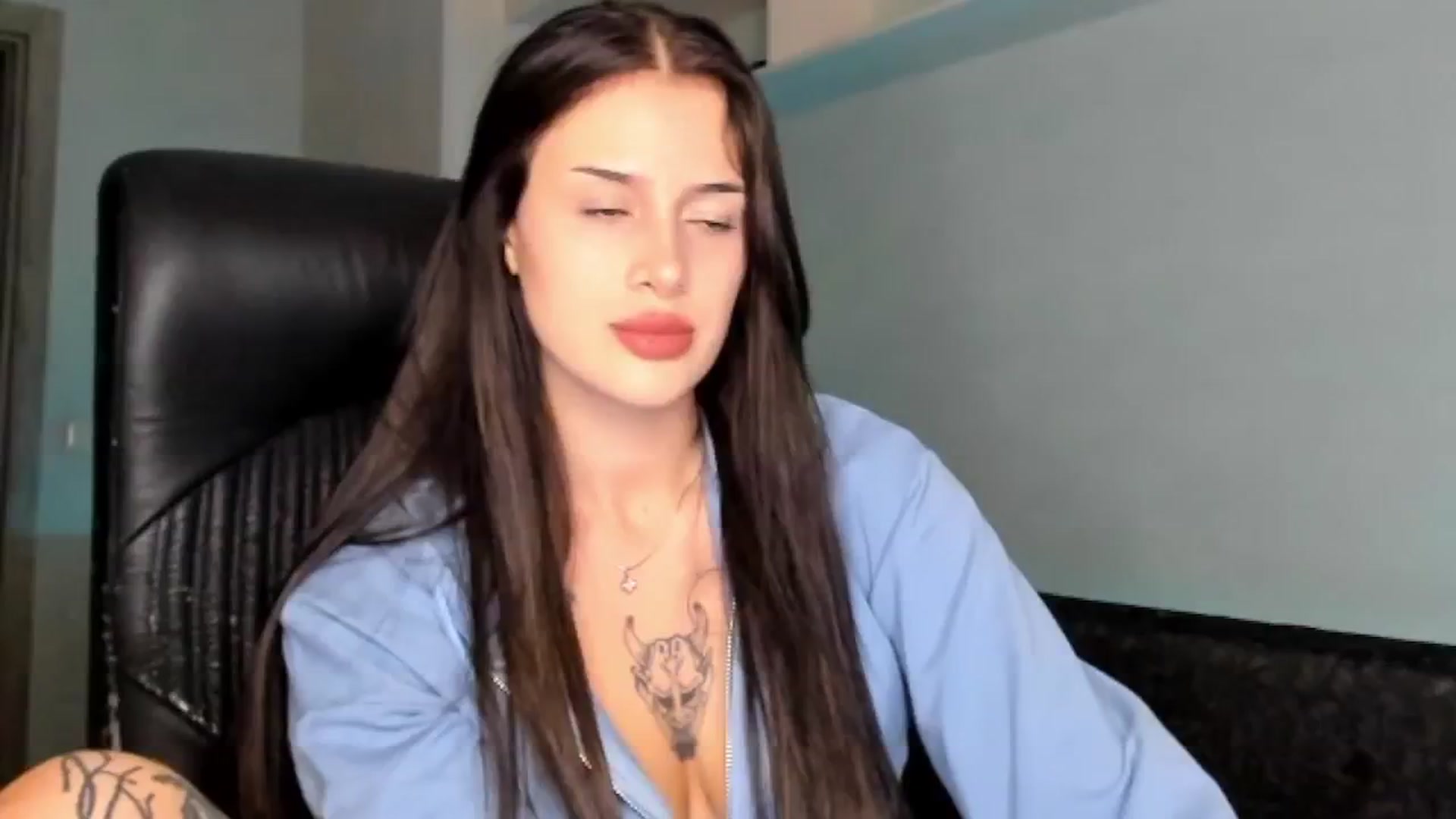 Gallery image thumbnail from Eliza_beth's myfreecams stream on, 08/16/2024, 19:32 image 1 of 20