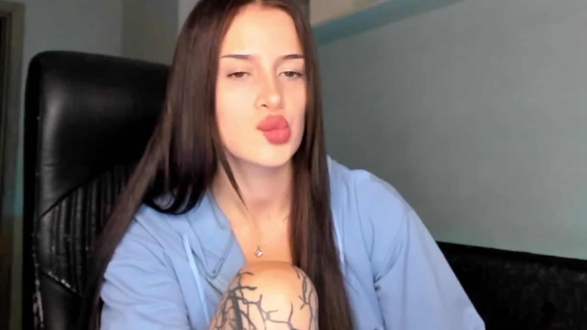 Gallery image thumbnail from Eliza_beth's myfreecams stream on, 08/16/2024, 19:32 image 16 of 20