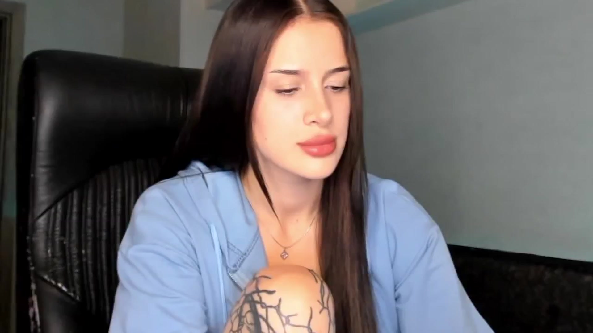 Gallery image thumbnail from Eliza_beth's myfreecams stream on, 08/16/2024, 19:32 image 18 of 20