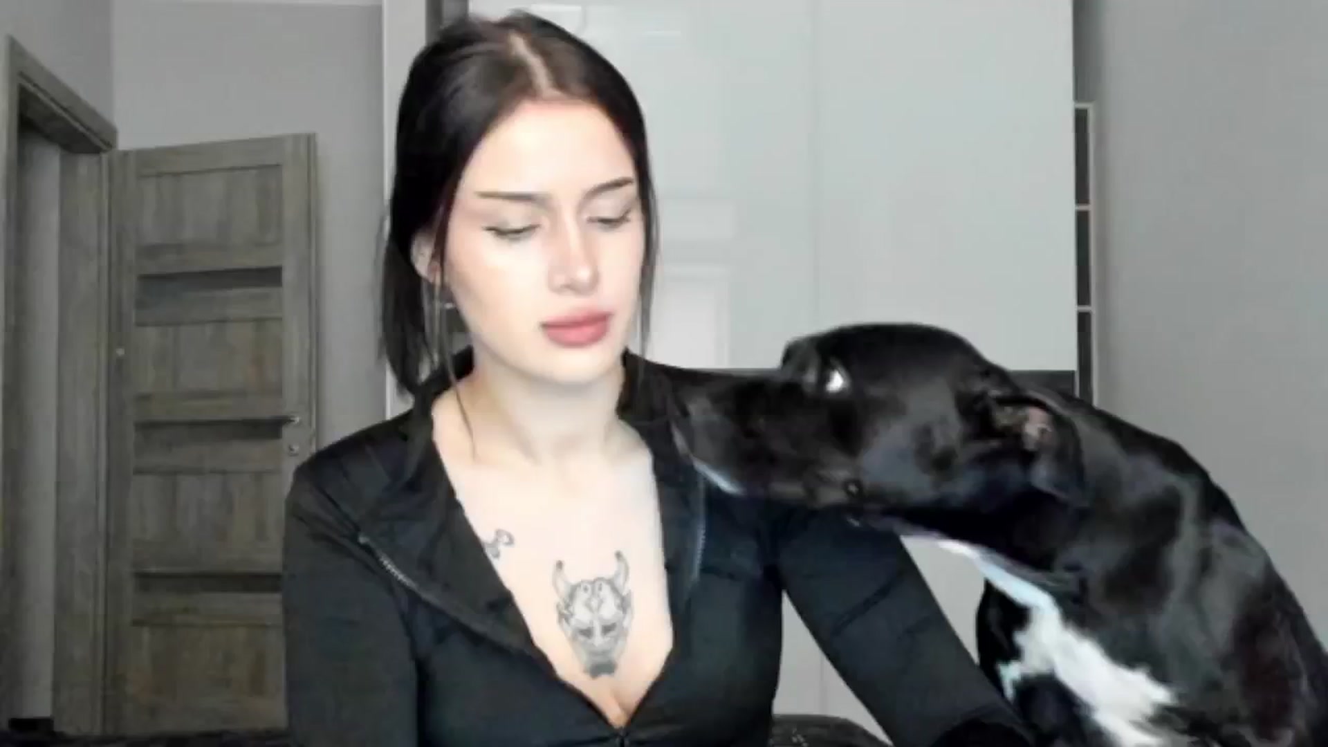 Gallery image thumbnail from Eliza_beth's myfreecams stream on, 10/18/2024, 12:43 image 4 of 20