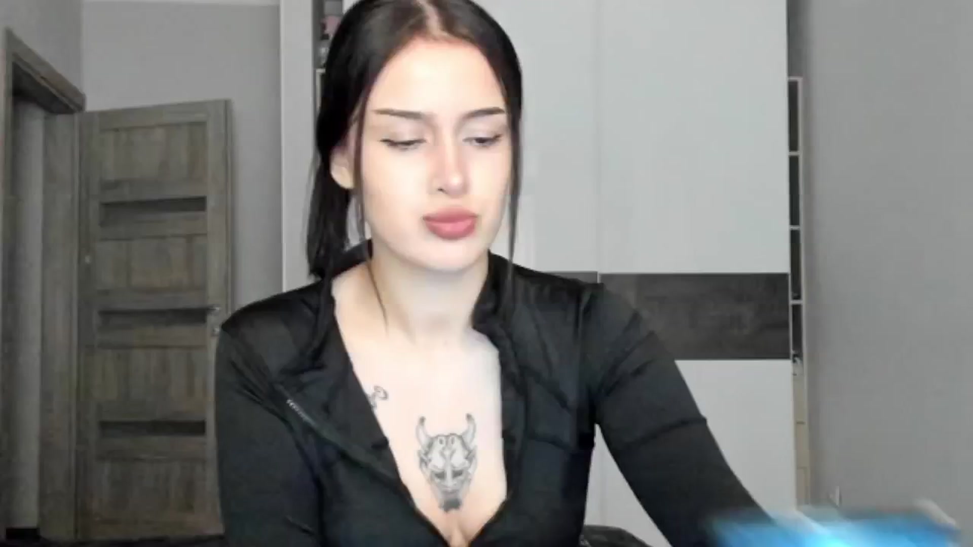 Gallery image thumbnail from Eliza_beth's myfreecams stream on, 10/18/2024, 12:43 image 9 of 20