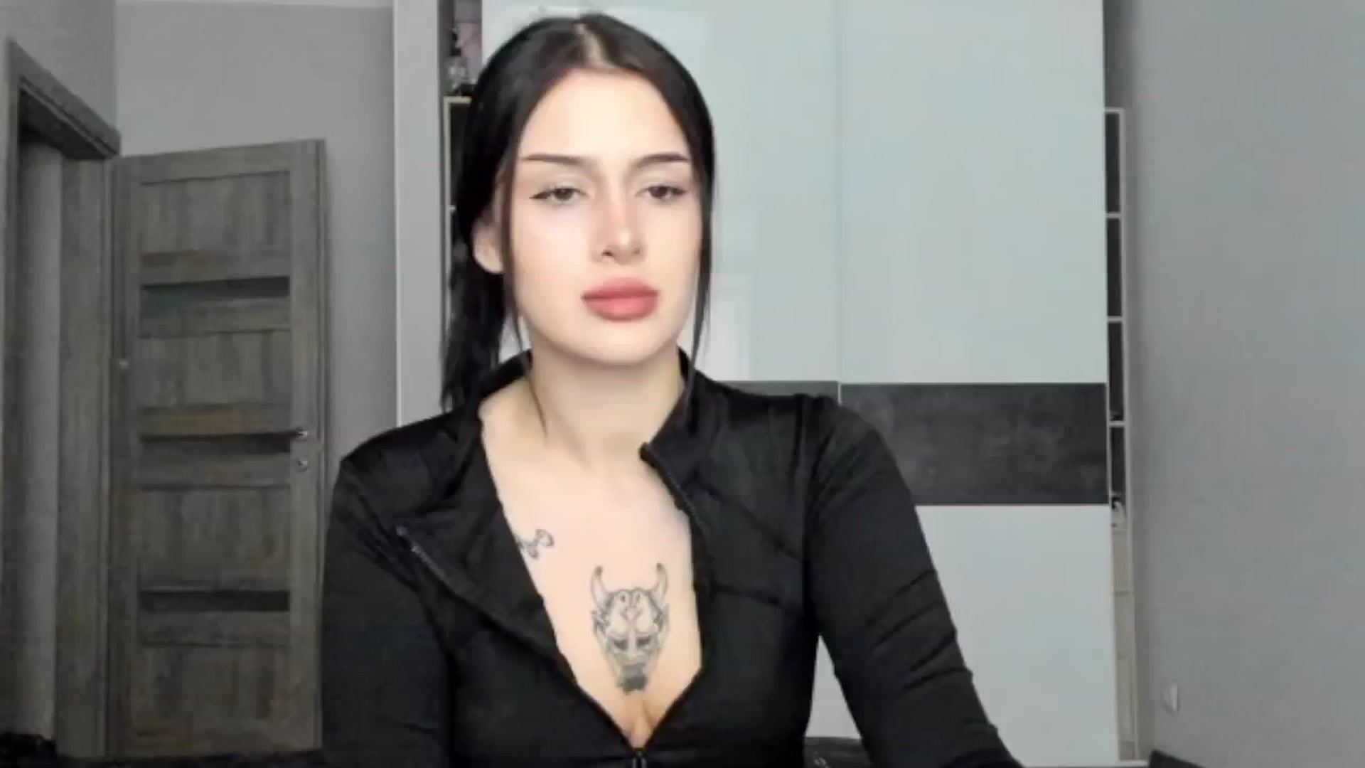 Gallery image thumbnail from Eliza_beth's myfreecams stream on, 10/18/2024, 12:43 image 12 of 20