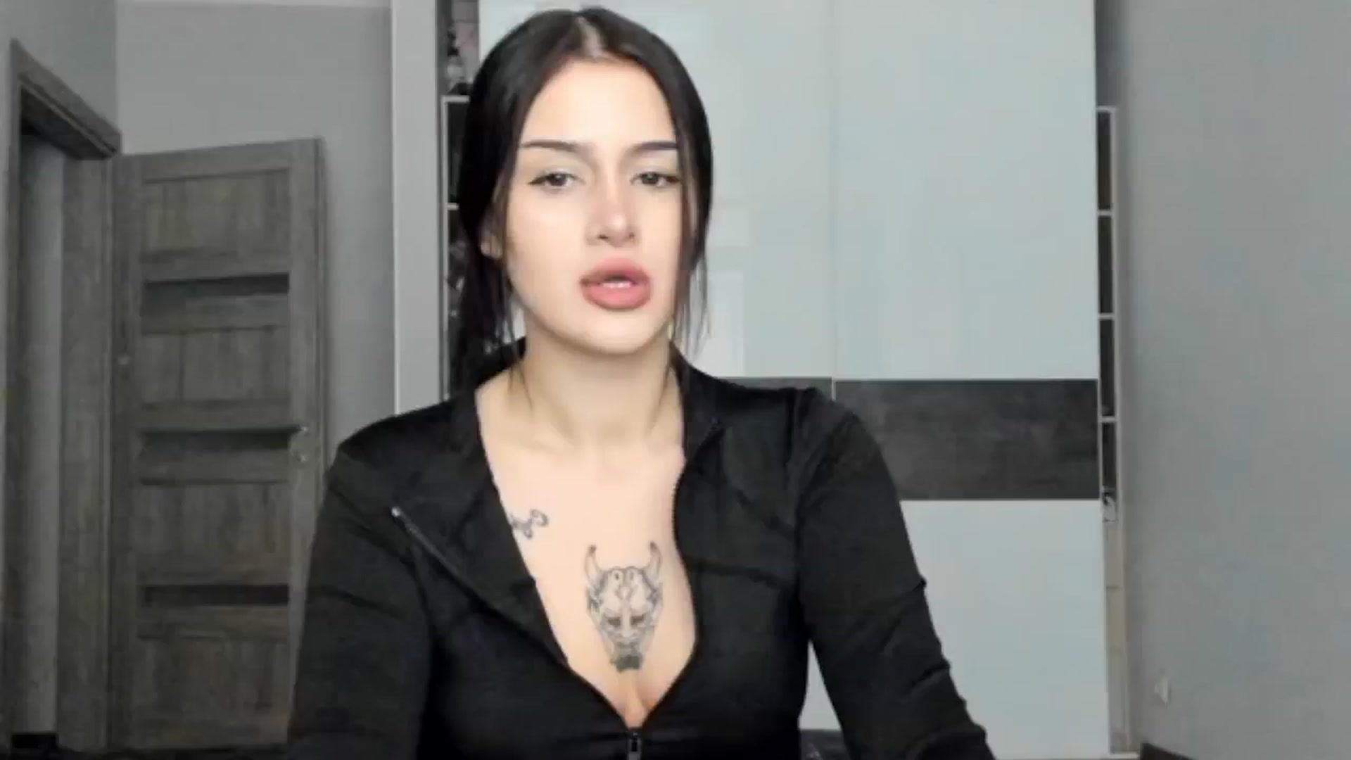 Gallery image thumbnail from Eliza_beth's myfreecams stream on, 10/18/2024, 13:08 image 12 of 20
