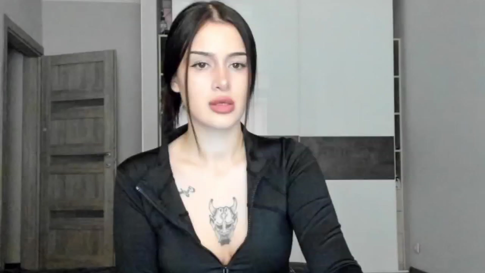 Gallery image thumbnail from Eliza_beth's myfreecams stream on, 10/18/2024, 13:08 image 3 of 20
