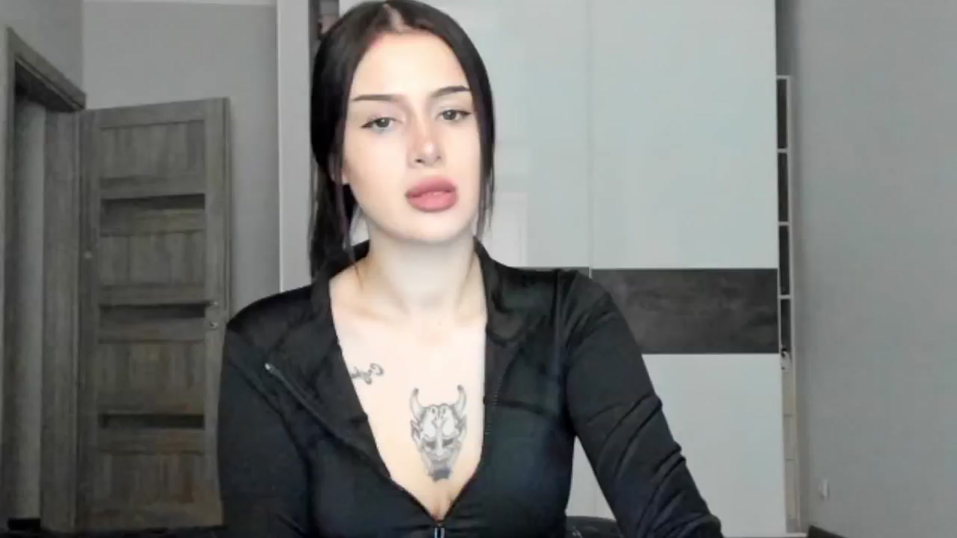 Gallery image thumbnail from Eliza_beth's myfreecams stream on, 10/18/2024, 13:08 image 7 of 20