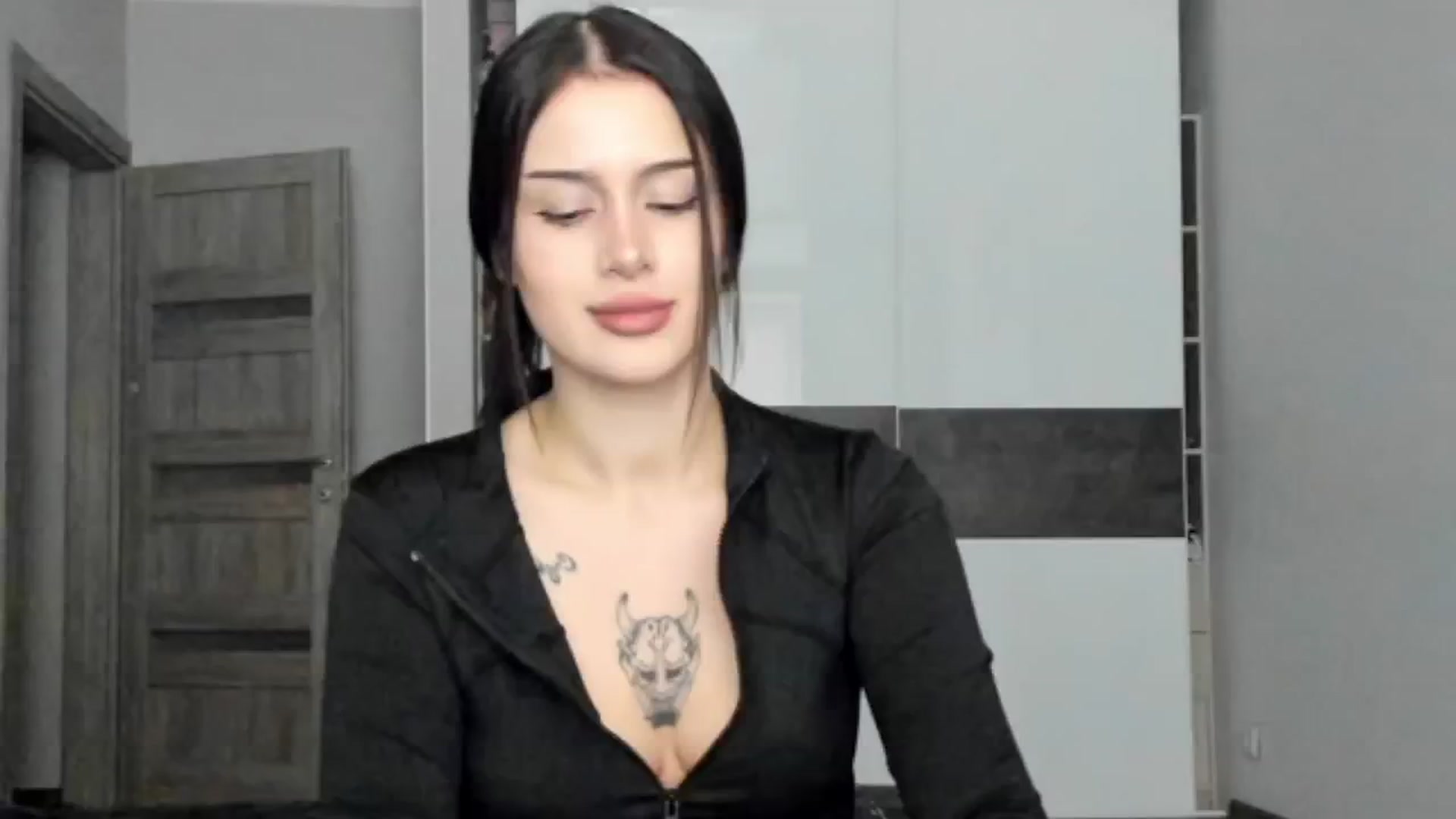 Gallery image thumbnail from Eliza_beth's myfreecams stream on, 10/18/2024, 13:08 image 11 of 20