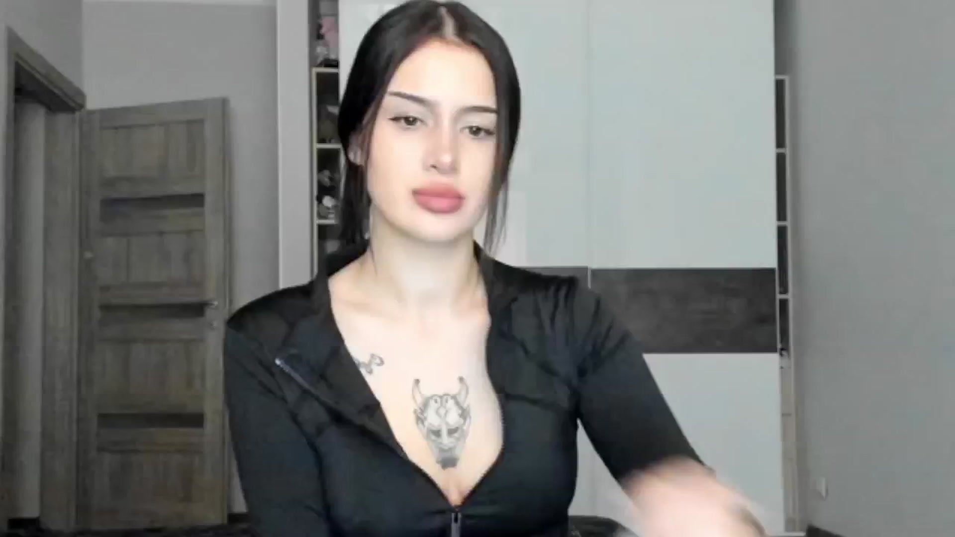 Gallery image thumbnail from Eliza_beth's myfreecams stream on, 10/18/2024, 13:08 image 10 of 20