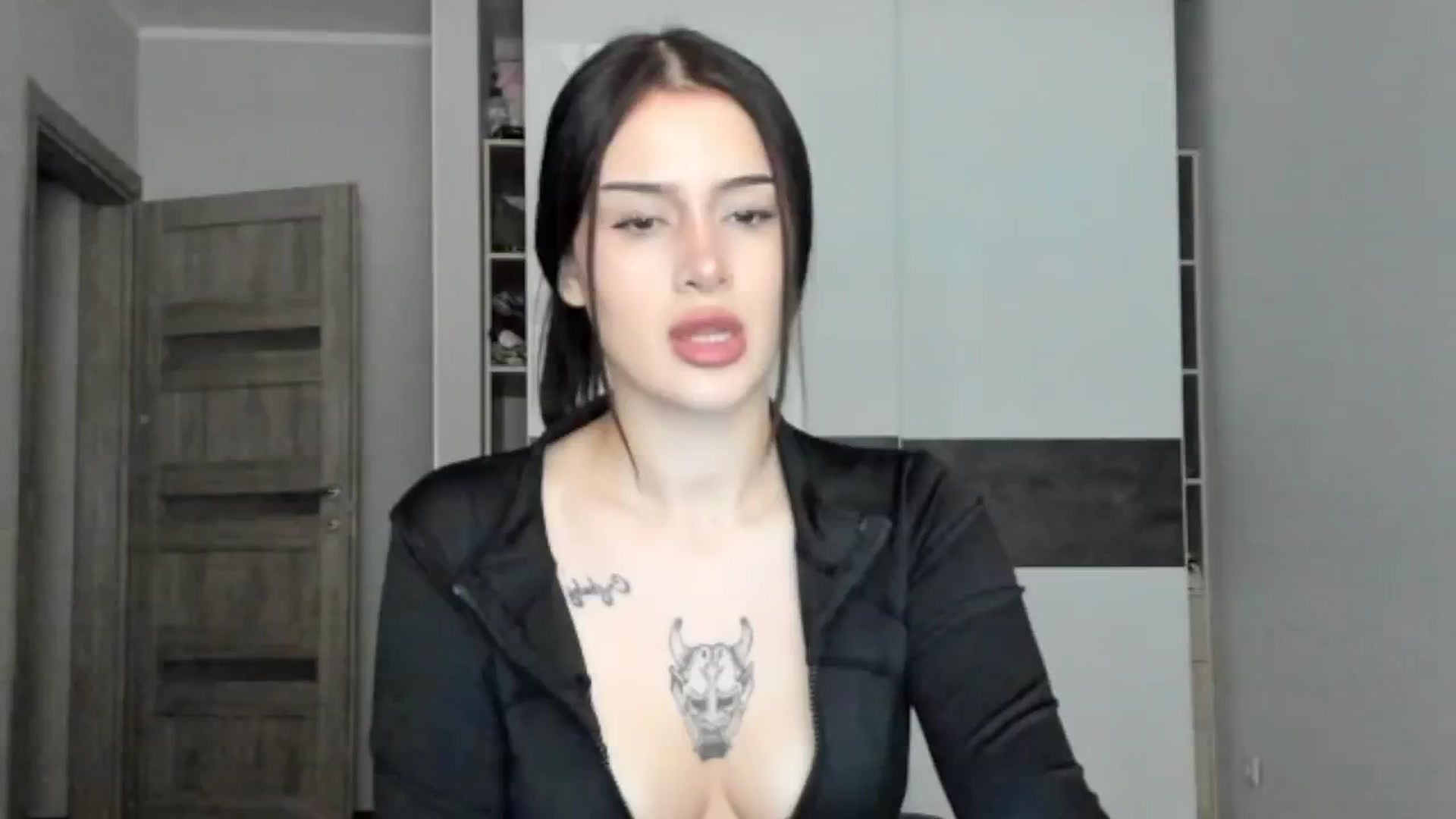 Gallery image thumbnail from Eliza_beth's myfreecams stream on, 10/18/2024, 13:48 image 1 of 20
