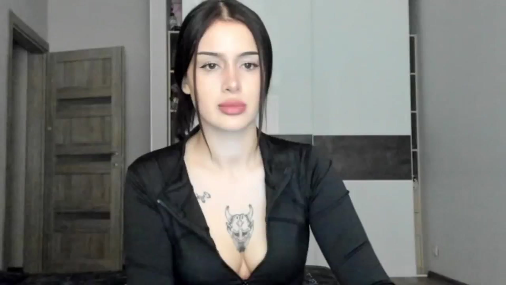 Gallery image thumbnail from Eliza_beth's myfreecams stream on, 10/18/2024, 13:48 image 10 of 20