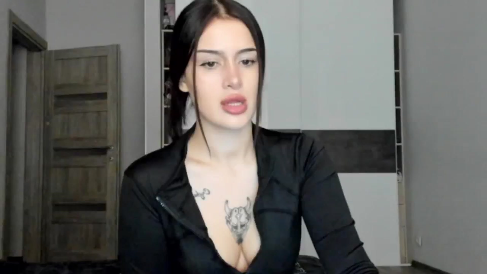 Gallery image thumbnail from Eliza_beth's myfreecams stream on, 10/18/2024, 13:48 image 12 of 20