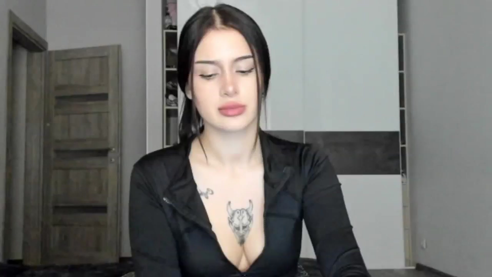Gallery image thumbnail from Eliza_beth's myfreecams stream on, 10/18/2024, 13:48 image 6 of 20