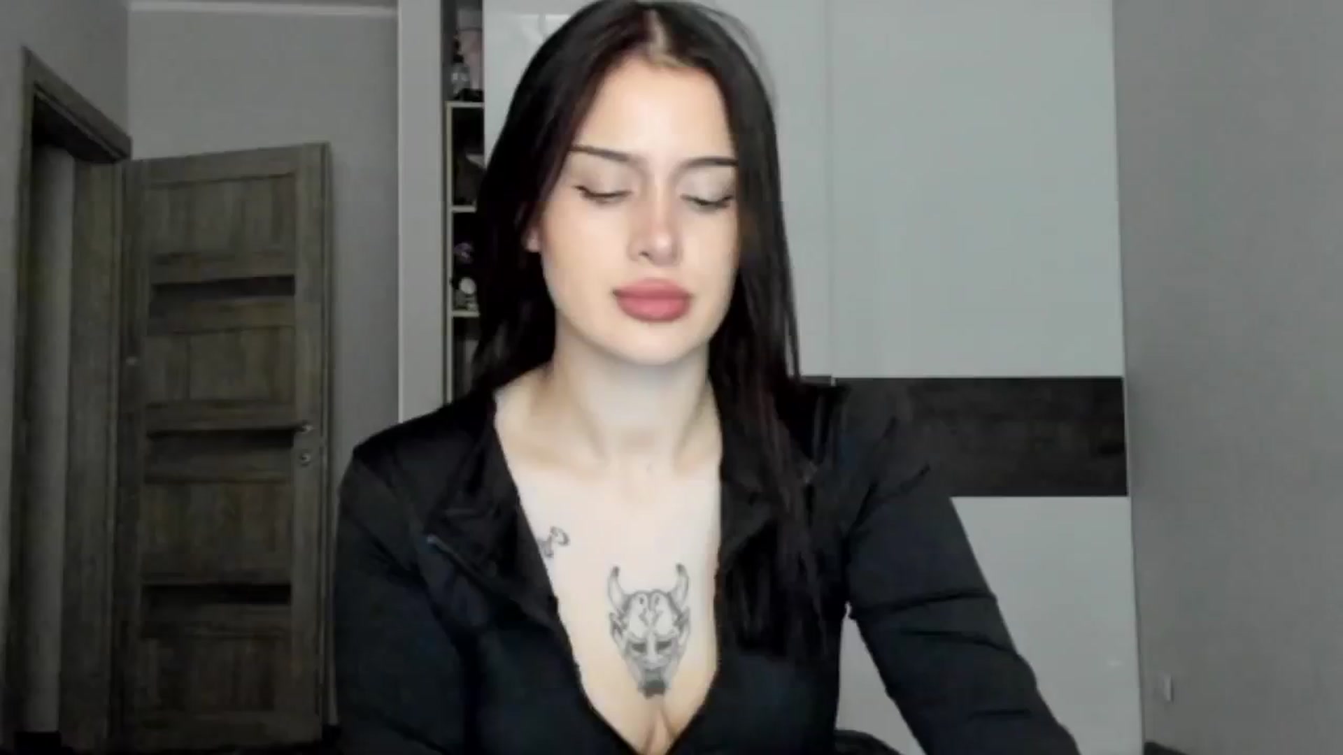 Gallery image thumbnail from Eliza_beth's myfreecams stream on, 10/18/2024, 14:36 image 19 of 20