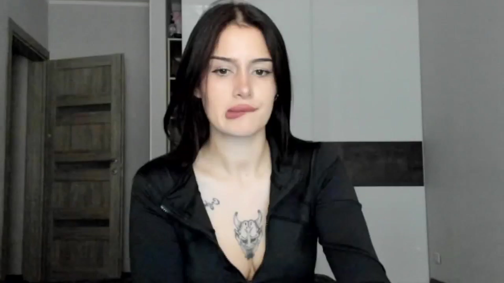 Gallery image thumbnail from Eliza_beth's myfreecams stream on, 10/18/2024, 14:36 image 4 of 20