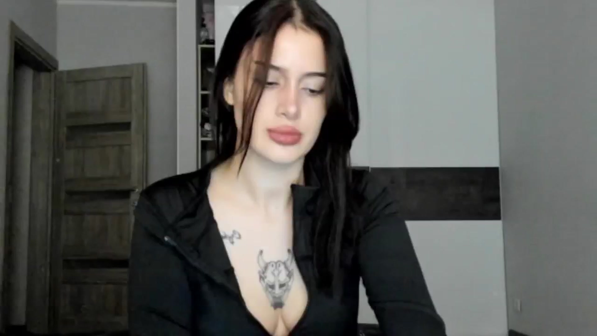Gallery image thumbnail from Eliza_beth's myfreecams stream on, 10/18/2024, 14:36 image 14 of 20
