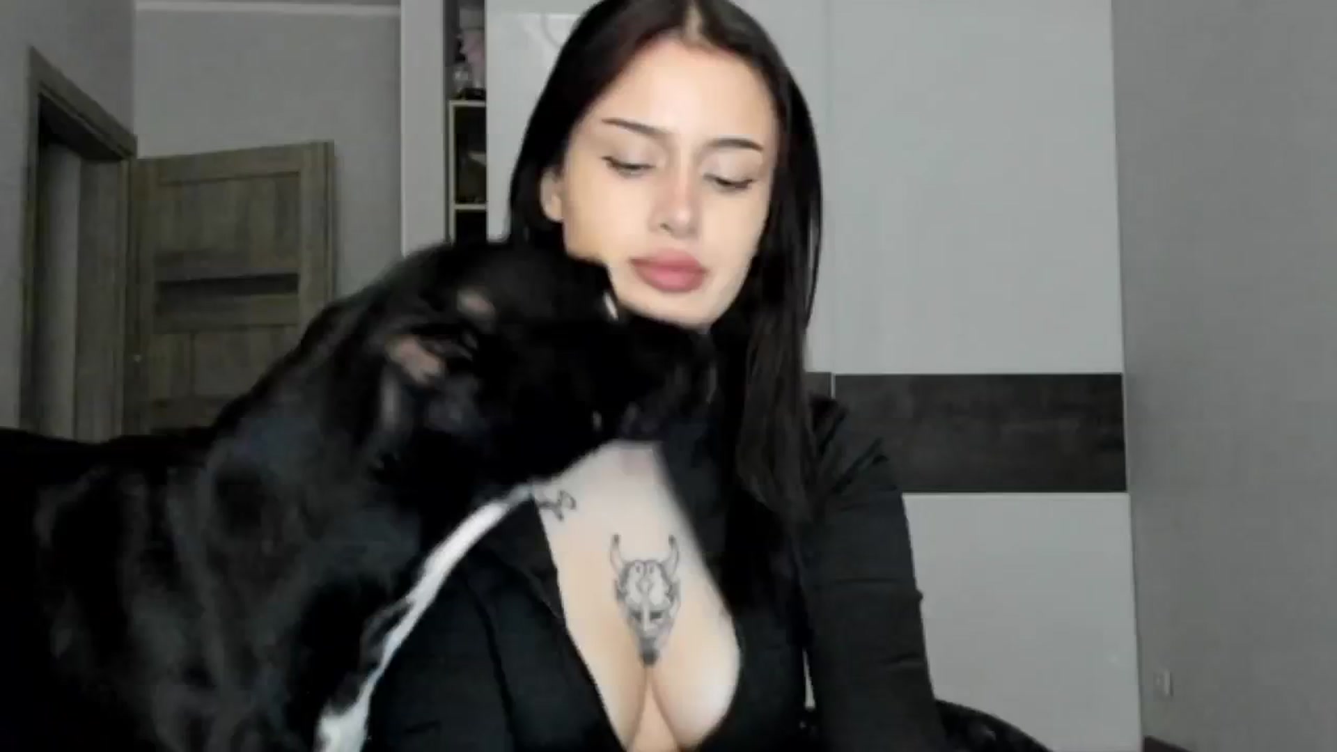 Gallery image thumbnail from Eliza_beth's myfreecams stream on, 10/18/2024, 15:01 image 17 of 20