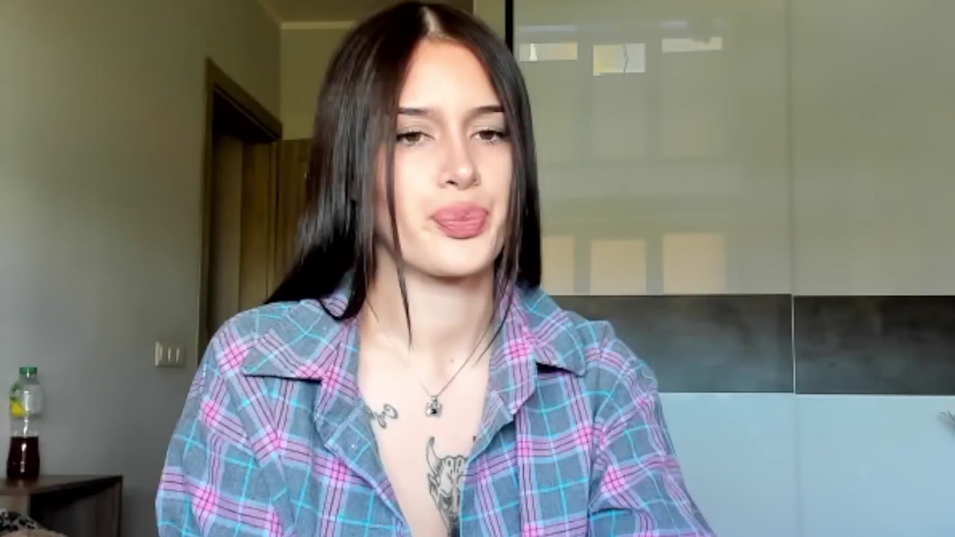 Gallery image thumbnail from Eliza_beth's myfreecams stream on, 10/23/2024, 08:37 image 10 of 20