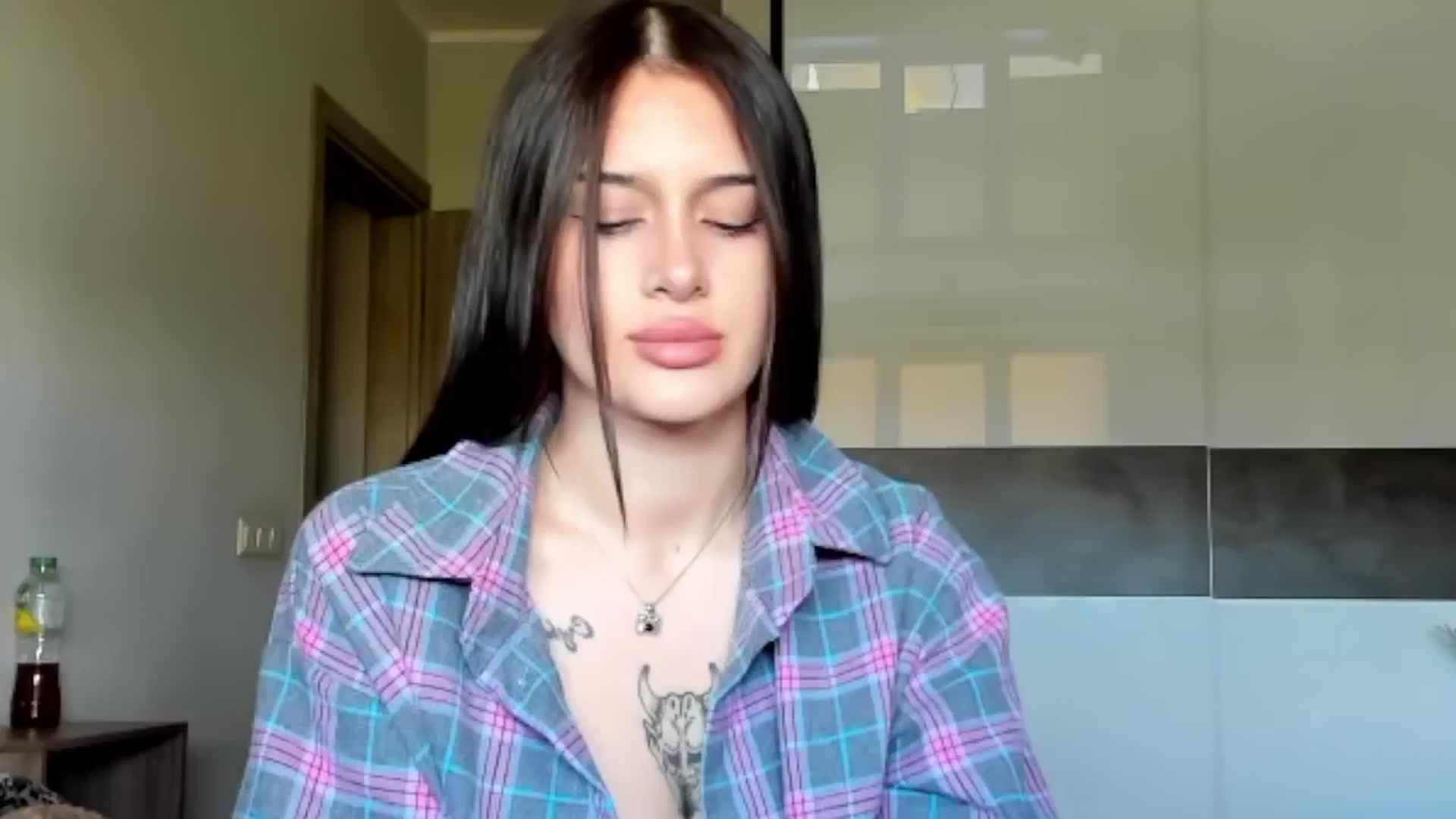 Gallery image thumbnail from Eliza_beth's myfreecams stream on, 10/23/2024, 08:37 image 7 of 20
