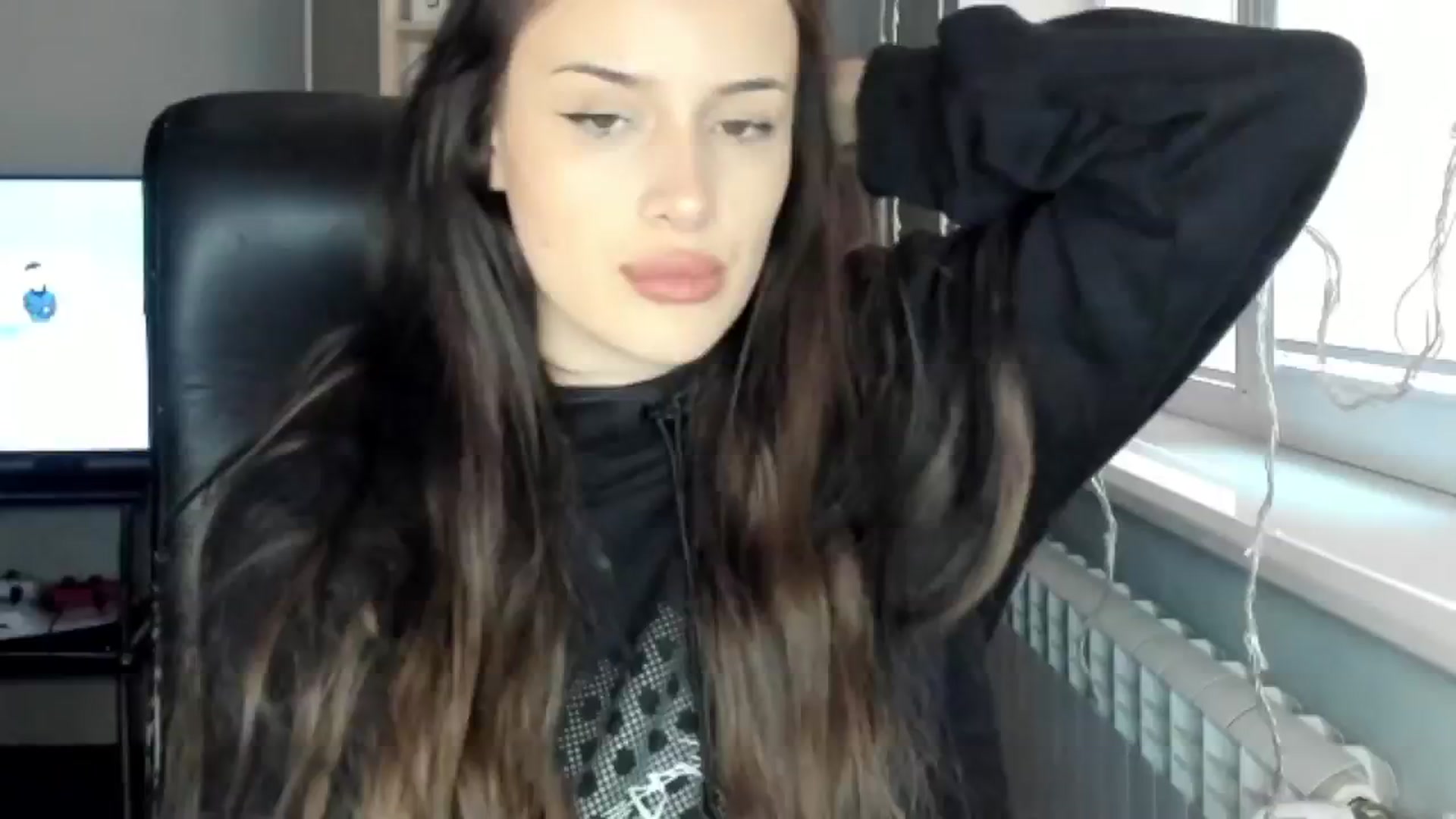 Gallery image thumbnail from Eliza_beth's myfreecams stream on, 11/28/2024, 10:24 image 3 of 20