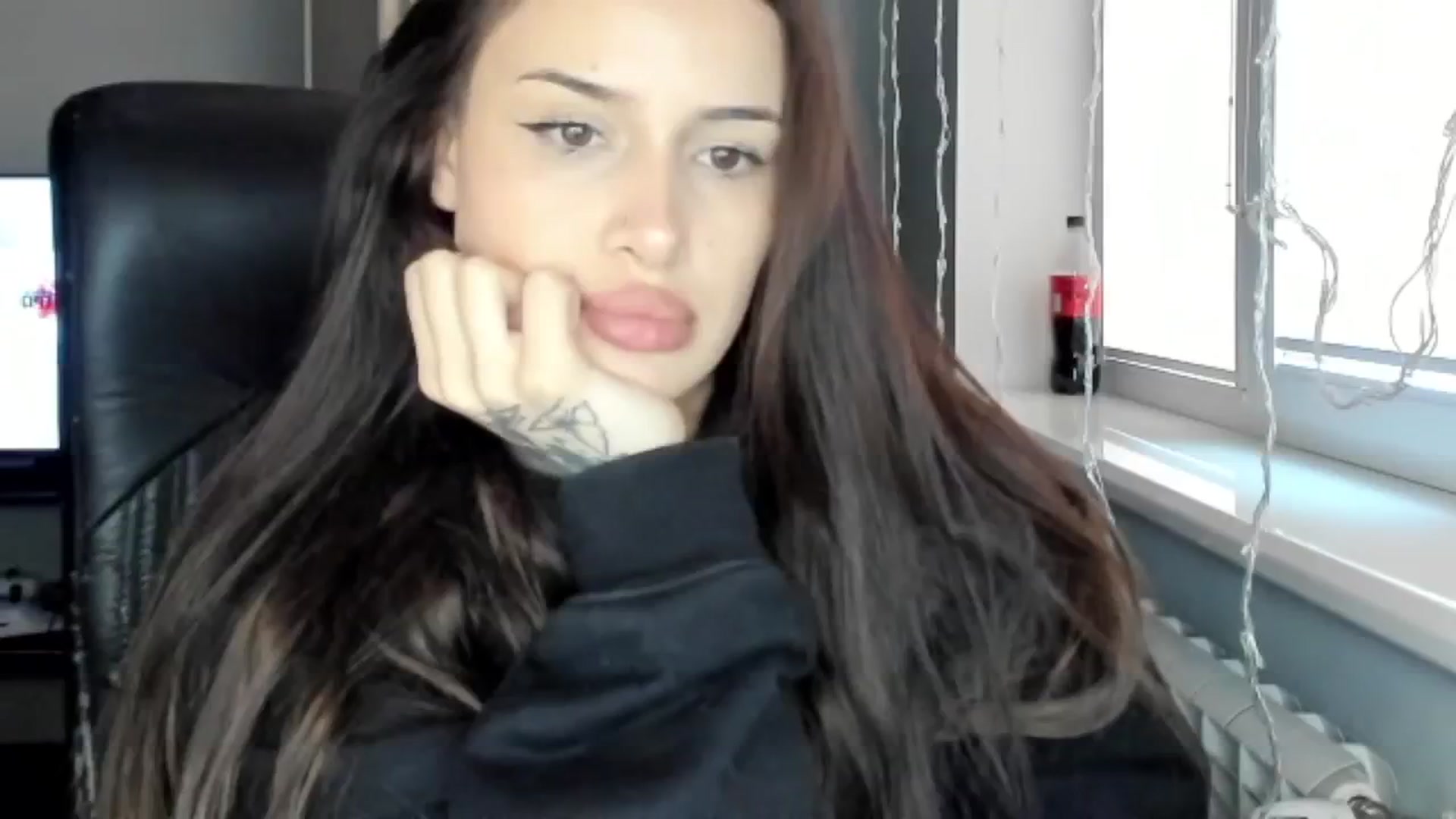 Gallery image thumbnail from Eliza_beth's myfreecams stream on, 11/28/2024, 10:24 image 11 of 20