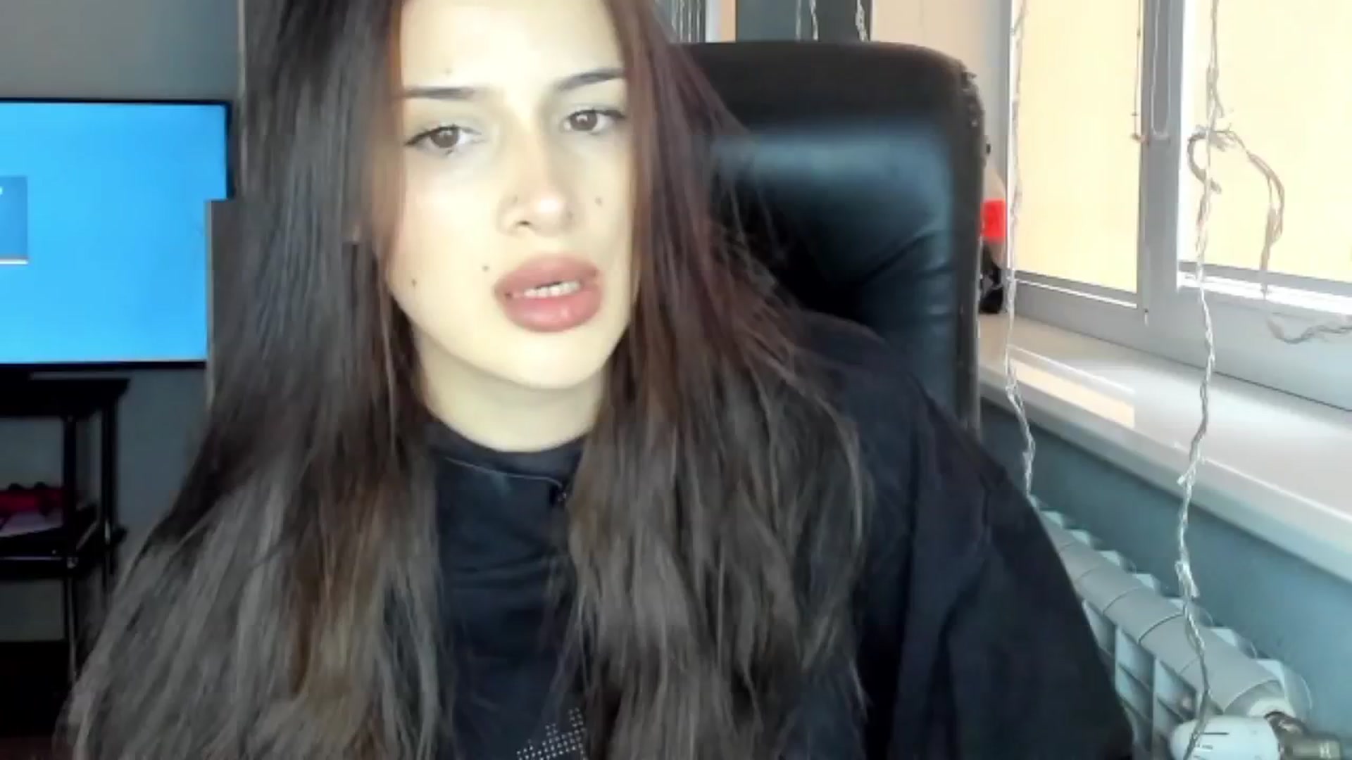 Gallery image thumbnail from Eliza_beth's myfreecams stream on, 11/28/2024, 11:27 image 1 of 20
