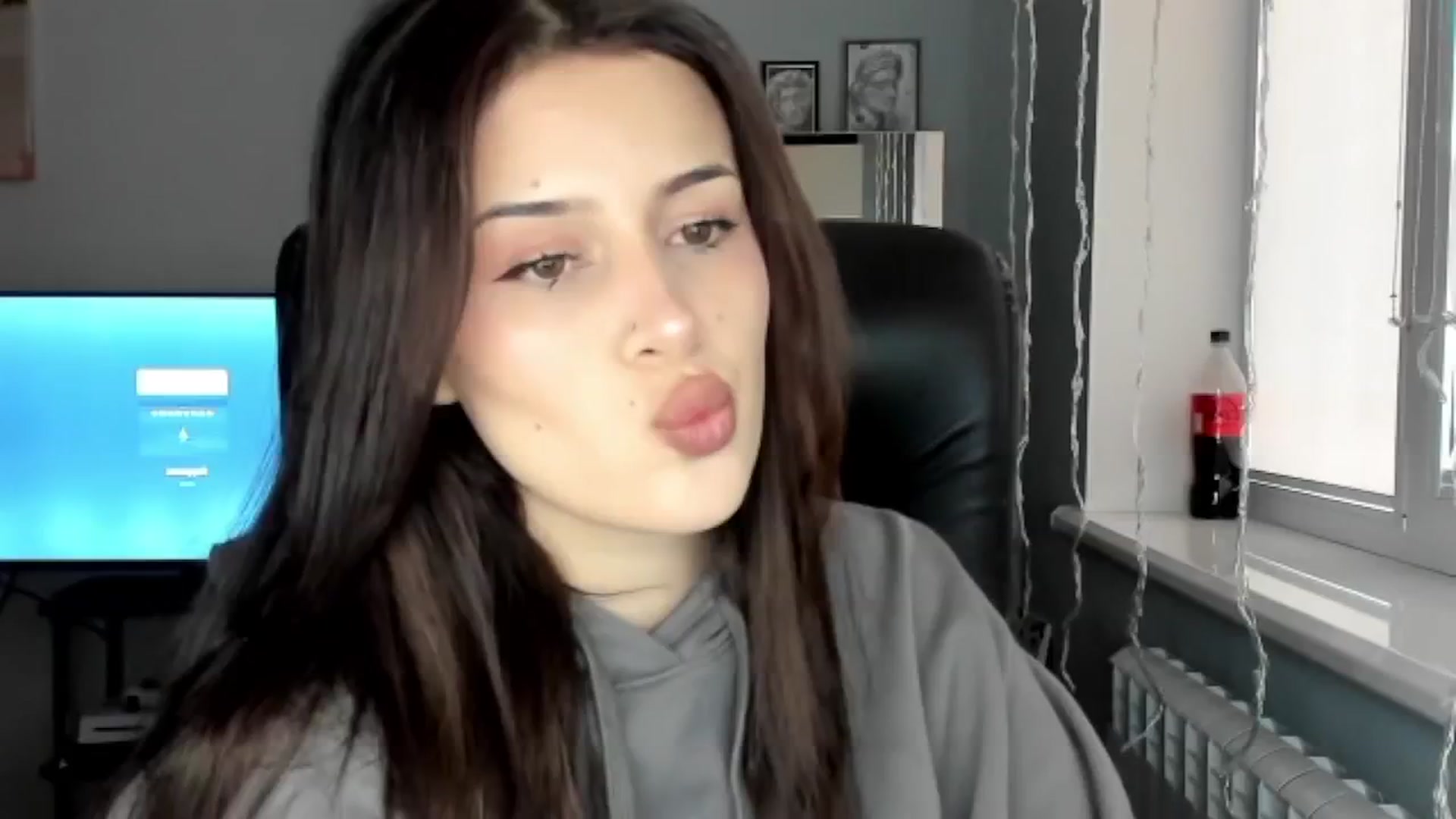 Gallery image thumbnail from Eliza_beth's myfreecams stream on, 11/29/2024, 10:03 image 17 of 20