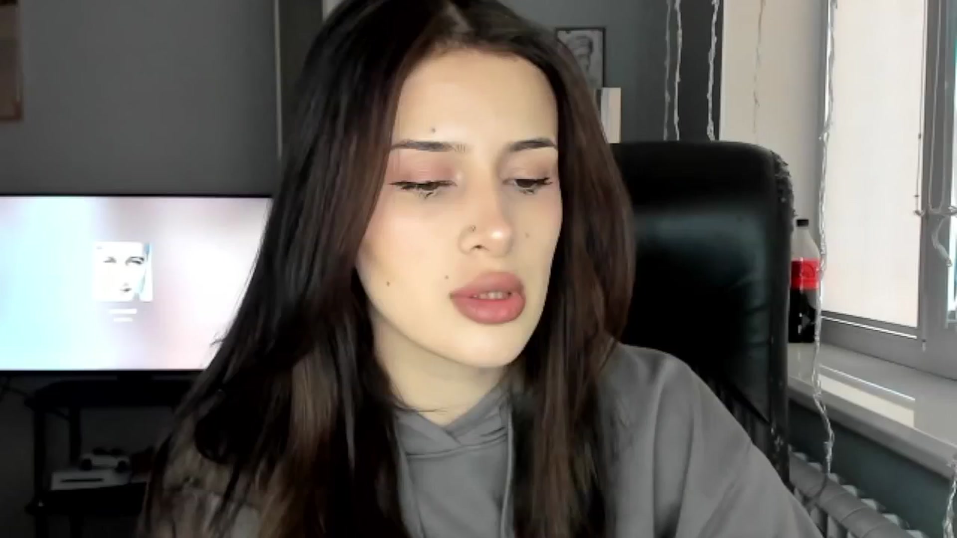 Gallery image thumbnail from Eliza_beth's myfreecams stream on, 11/29/2024, 10:03 image 9 of 20