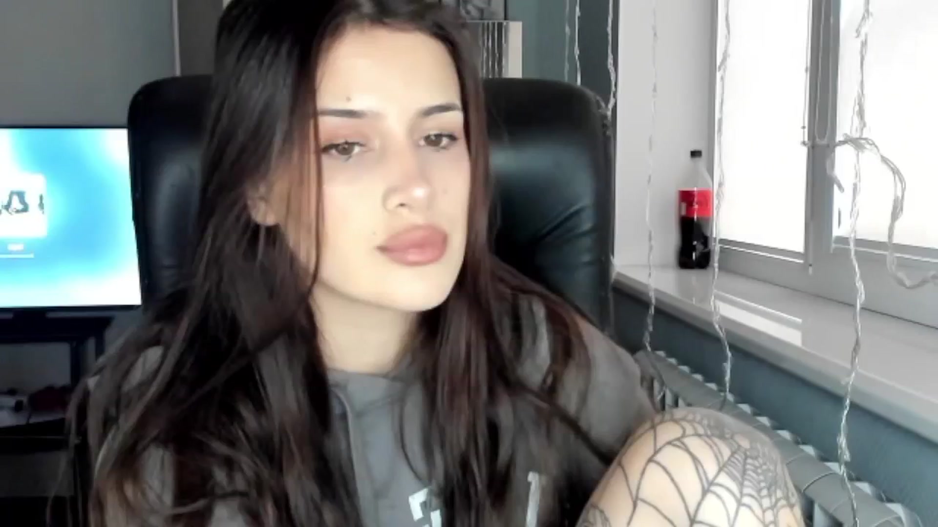 Gallery image thumbnail from Eliza_beth's myfreecams stream on, 11/29/2024, 11:19 image 17 of 20