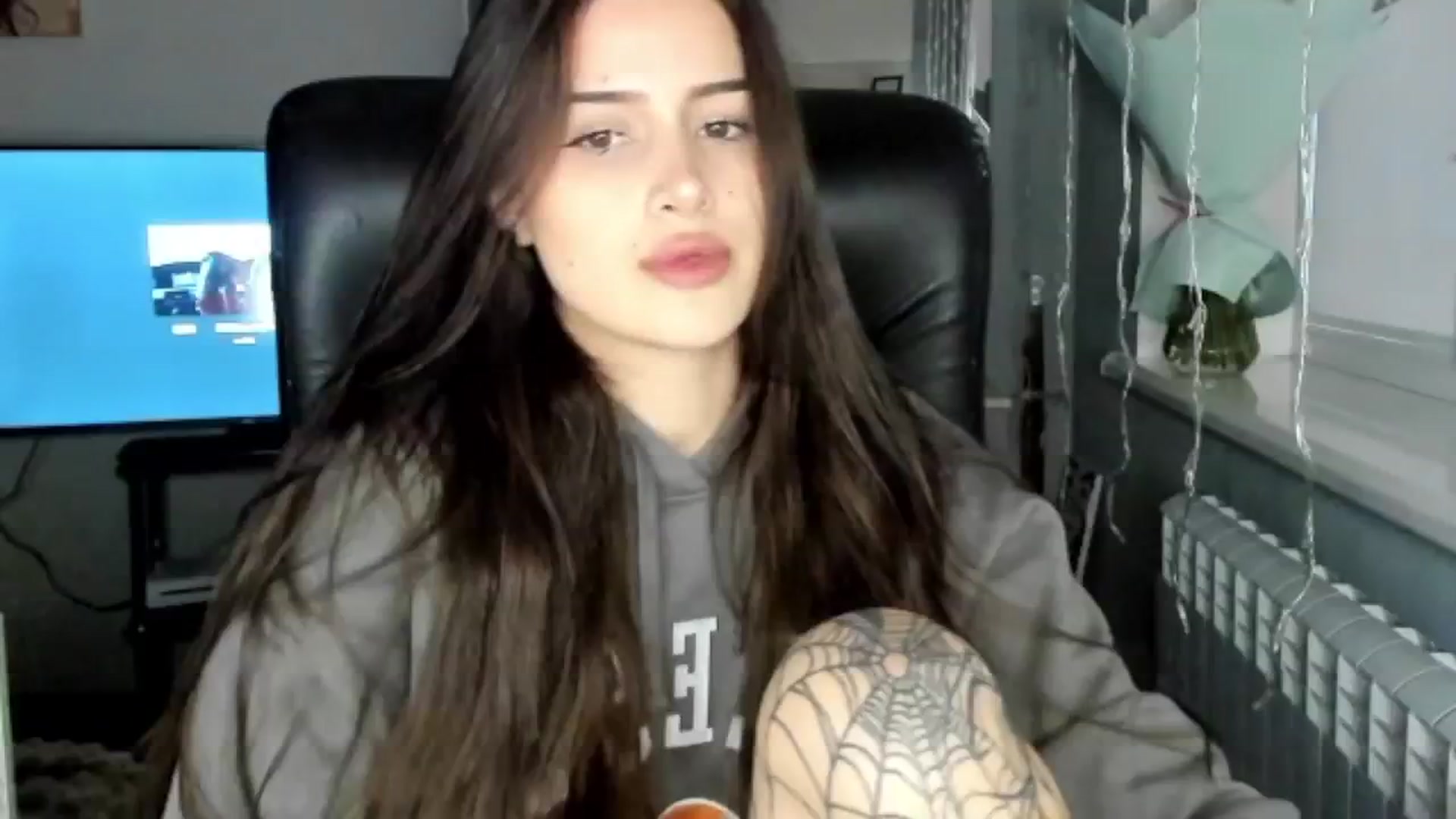 Gallery image thumbnail from Eliza_beth's myfreecams stream on, 12/04/2024, 13:22 image 15 of 20