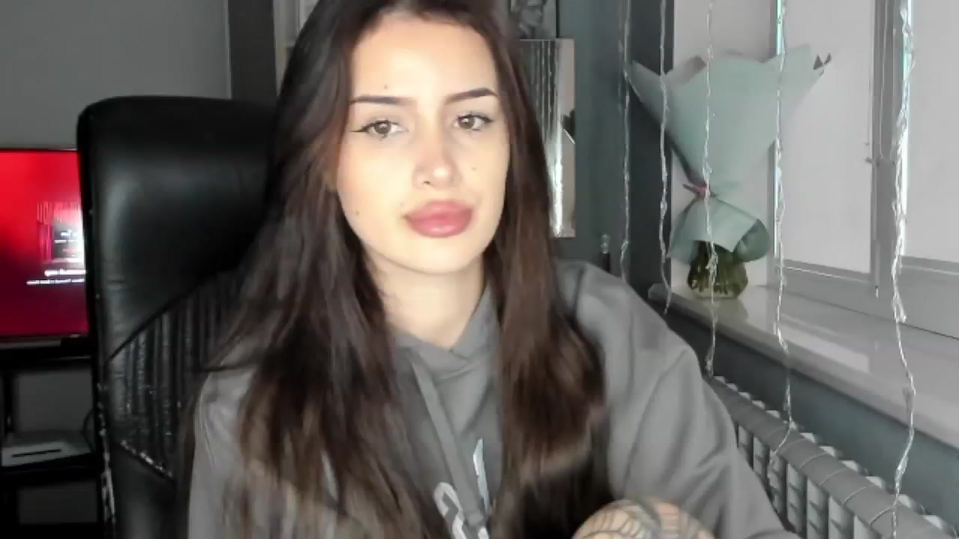 Gallery image thumbnail from Eliza_beth's myfreecams stream on, 12/04/2024, 13:22 image 2 of 20