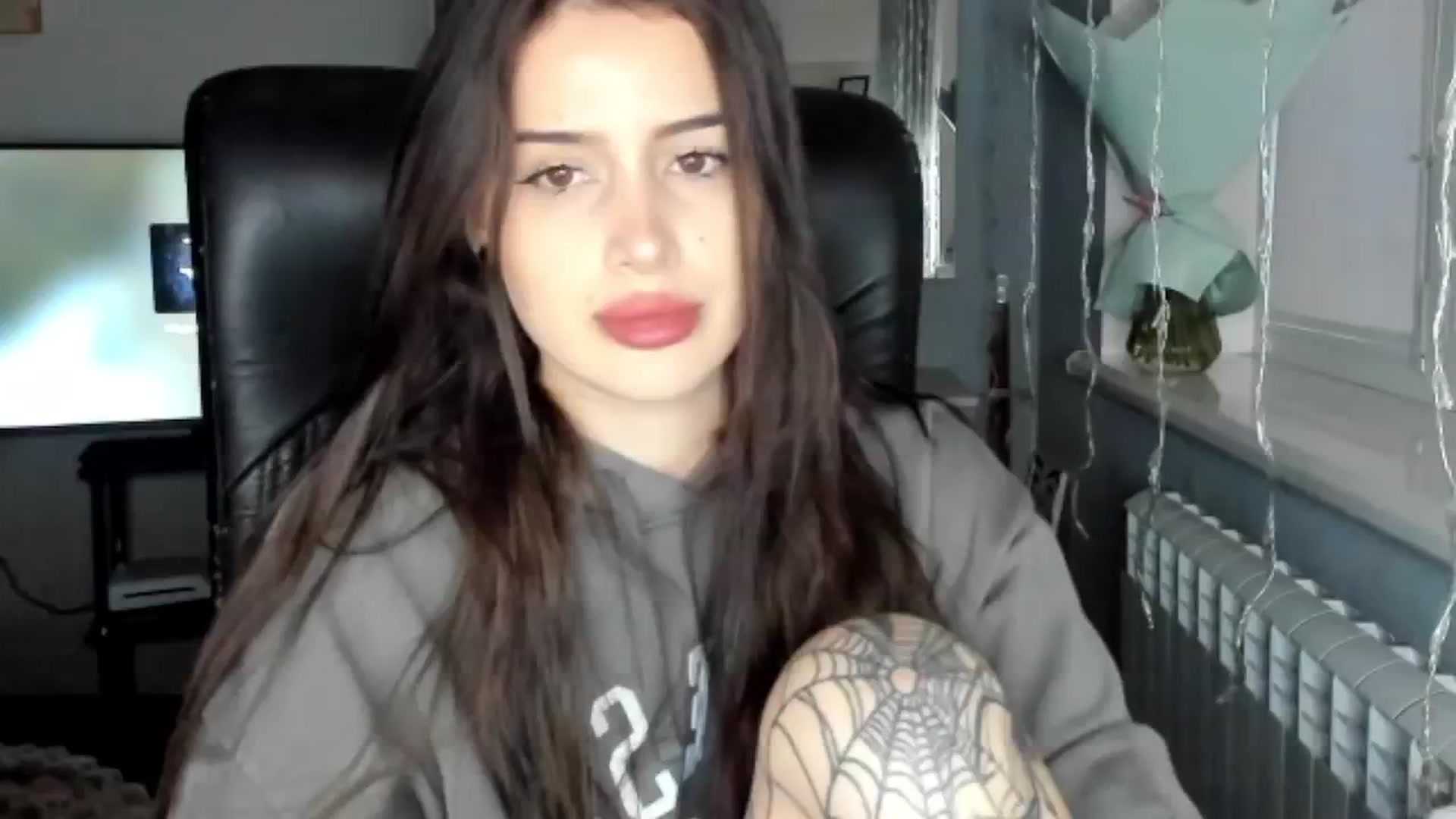 Gallery image thumbnail from Eliza_beth's myfreecams stream on, 12/04/2024, 13:22 image 17 of 20