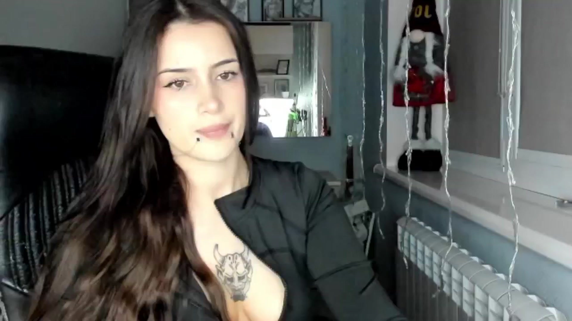 Gallery image thumbnail from Eliza_beth's myfreecams stream on, 12/09/2024, 14:18 image 19 of 20