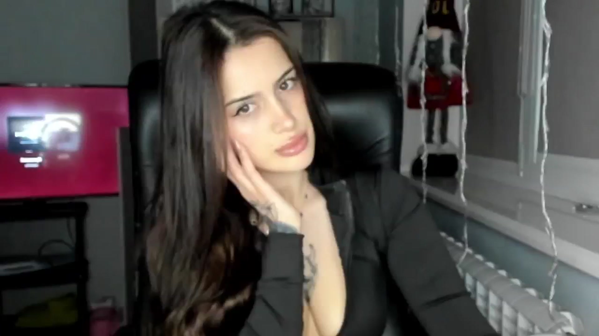 Gallery image thumbnail from Eliza_beth's myfreecams stream on, 12/09/2024, 15:13 image 6 of 20