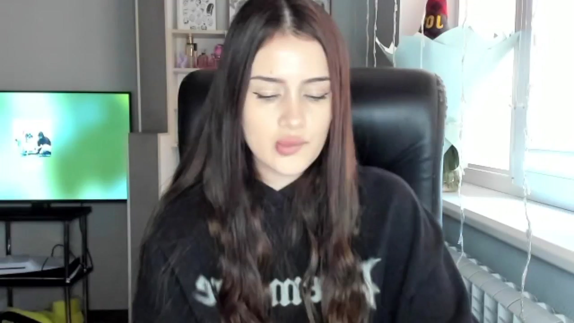 Gallery image thumbnail from Eliza_beth's myfreecams stream on, 12/10/2024, 09:22 image 15 of 20
