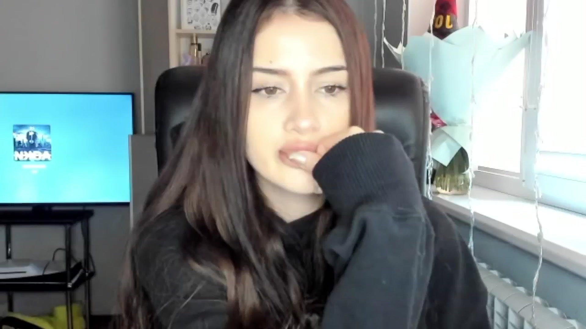Gallery image thumbnail from Eliza_beth's myfreecams stream on, 12/10/2024, 09:22 image 11 of 20