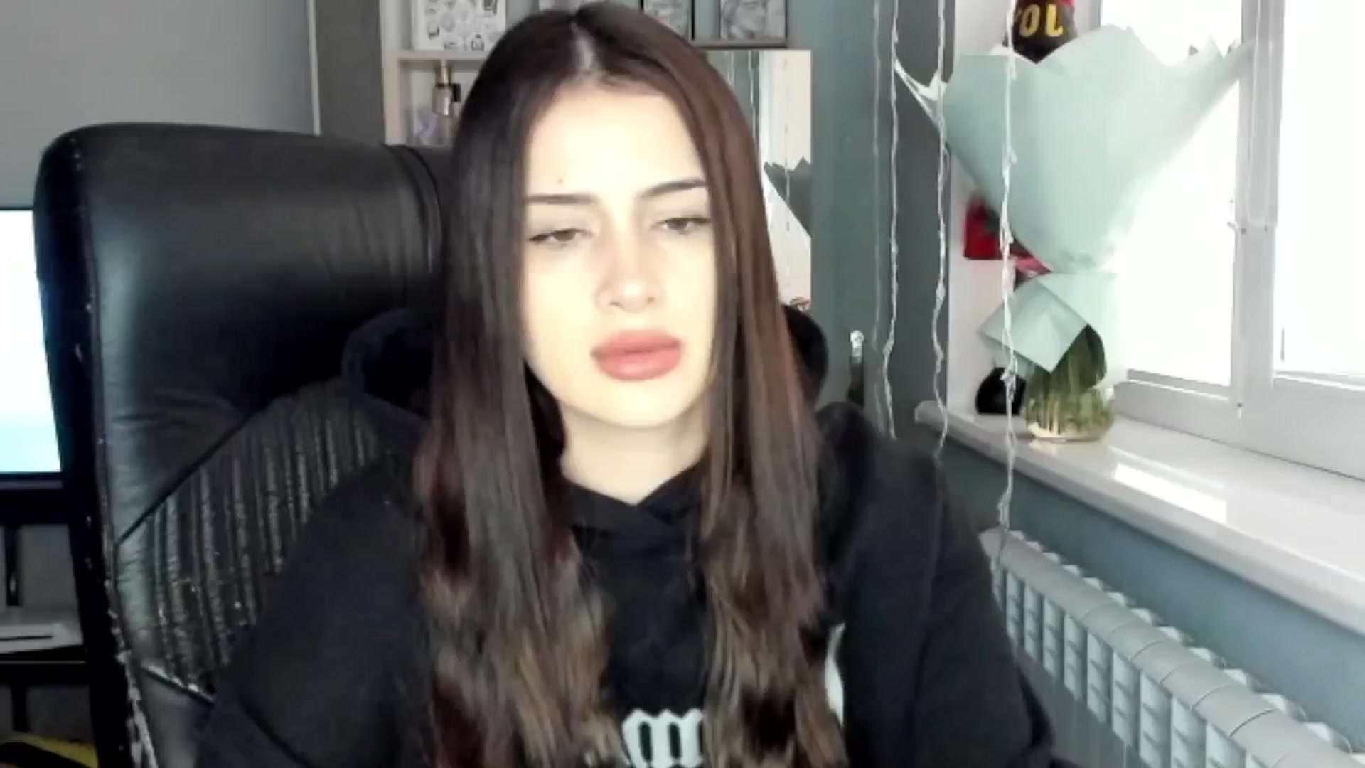 Gallery image thumbnail from Eliza_beth's myfreecams stream on, 12/10/2024, 11:55 image 1 of 20