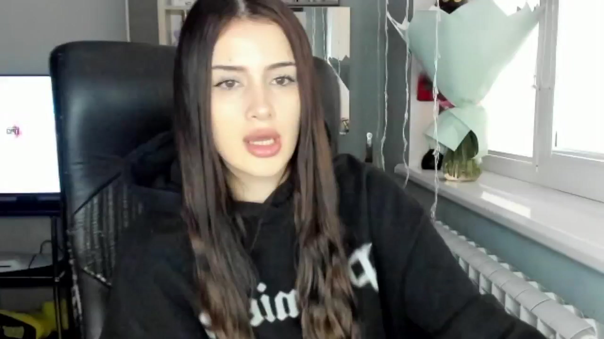 Gallery image thumbnail from Eliza_beth's myfreecams stream on, 12/10/2024, 11:55 image 8 of 20