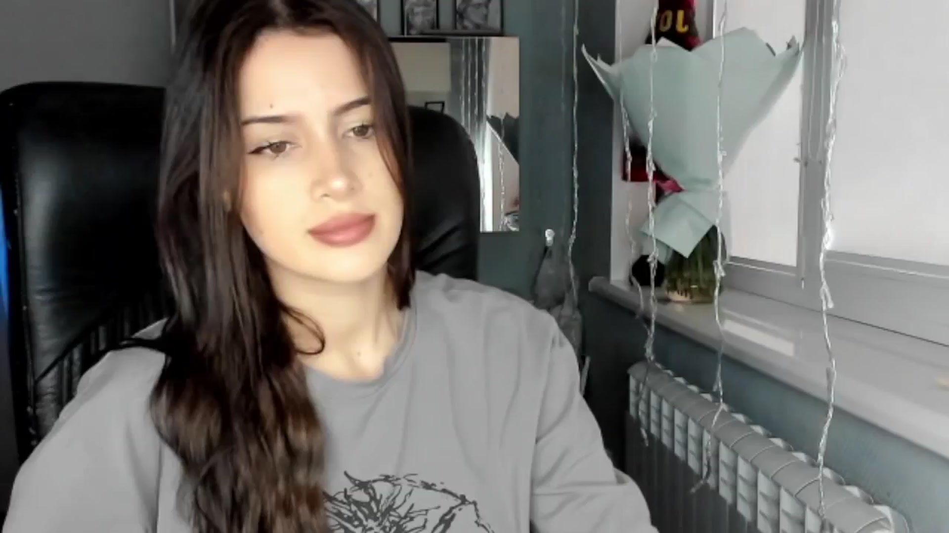 Gallery image thumbnail from Eliza_beth's myfreecams stream on, 12/11/2024, 12:03 image 10 of 20