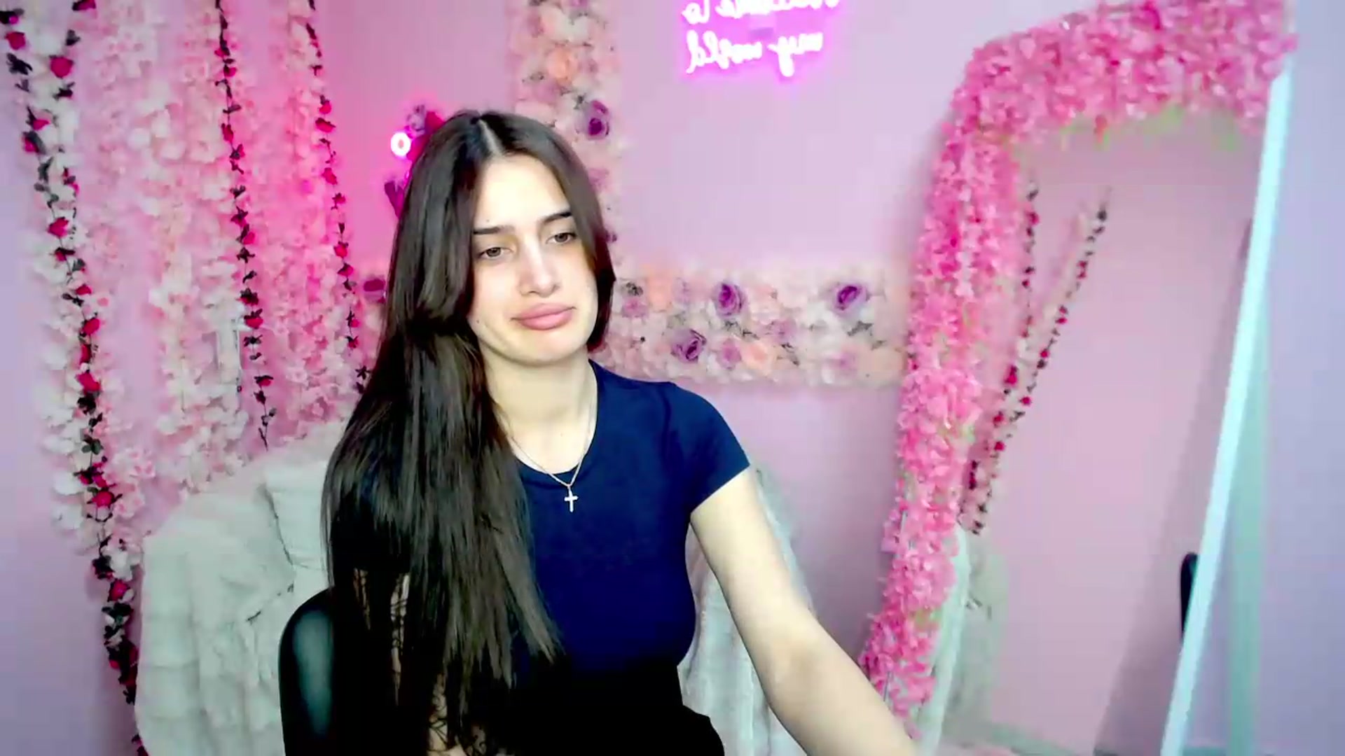 Gallery image thumbnail from Eliza_beth's myfreecams stream on, 06/19/2026, 16:22 image 10 of 20