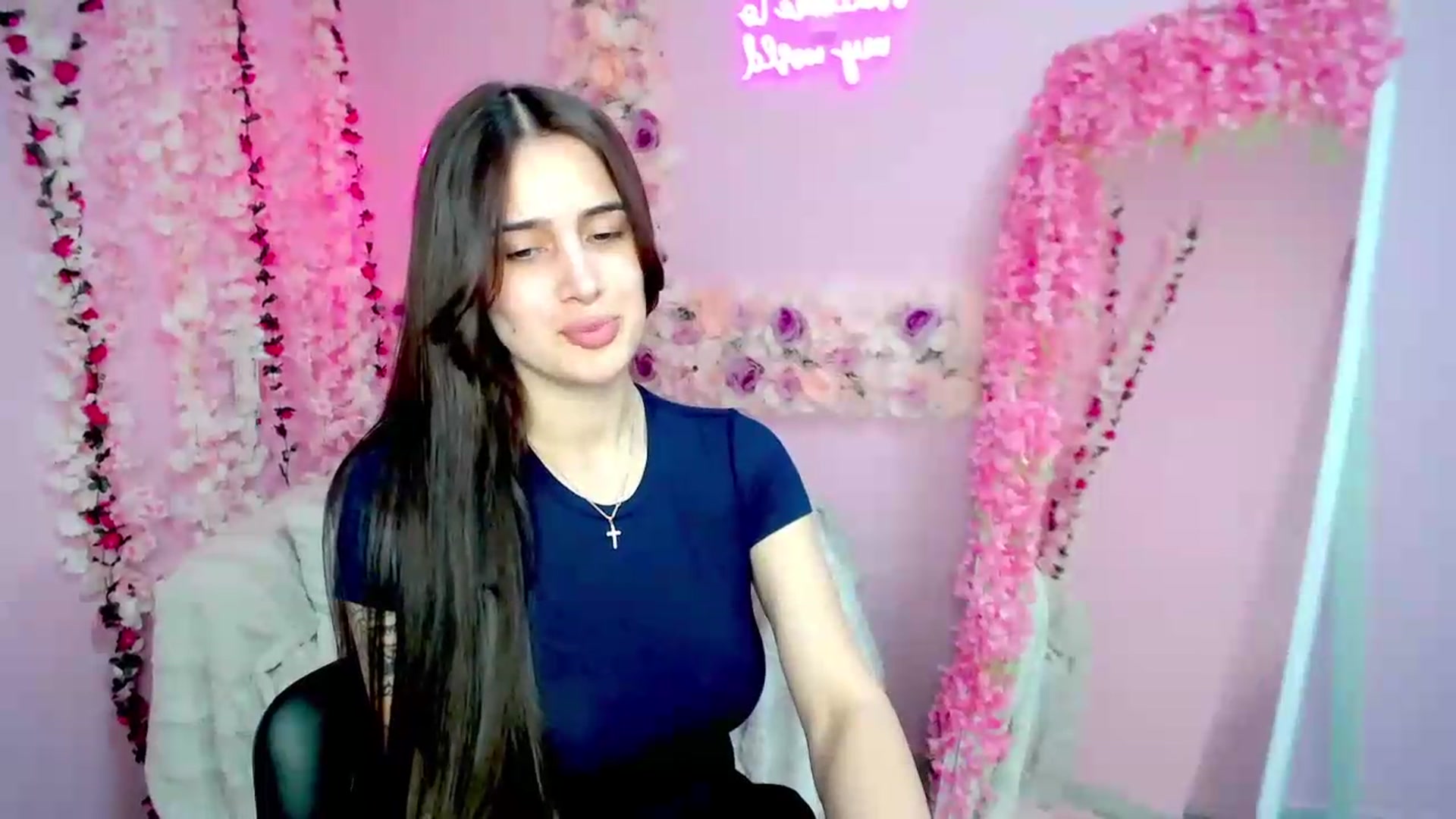 Gallery image thumbnail from Eliza_beth's myfreecams stream on, 06/19/2026, 16:22 image 15 of 20