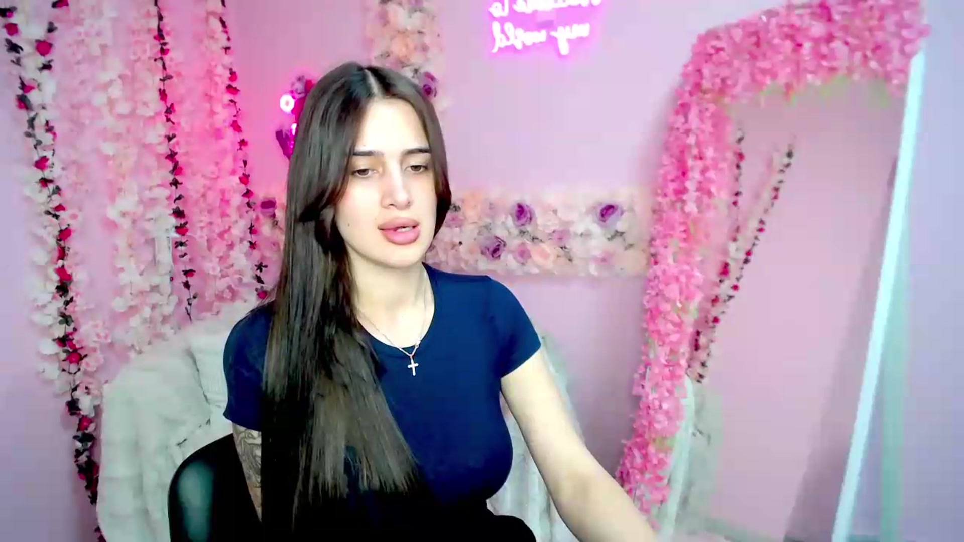 Gallery image thumbnail from Eliza_beth's myfreecams stream on, 06/19/2026, 16:22 image 20 of 20