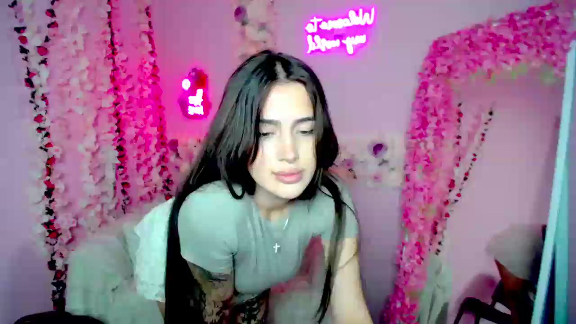 Gallery image thumbnail from Eliza_beth's myfreecams stream on, 06/20/2026, 12:53 image 10 of 20