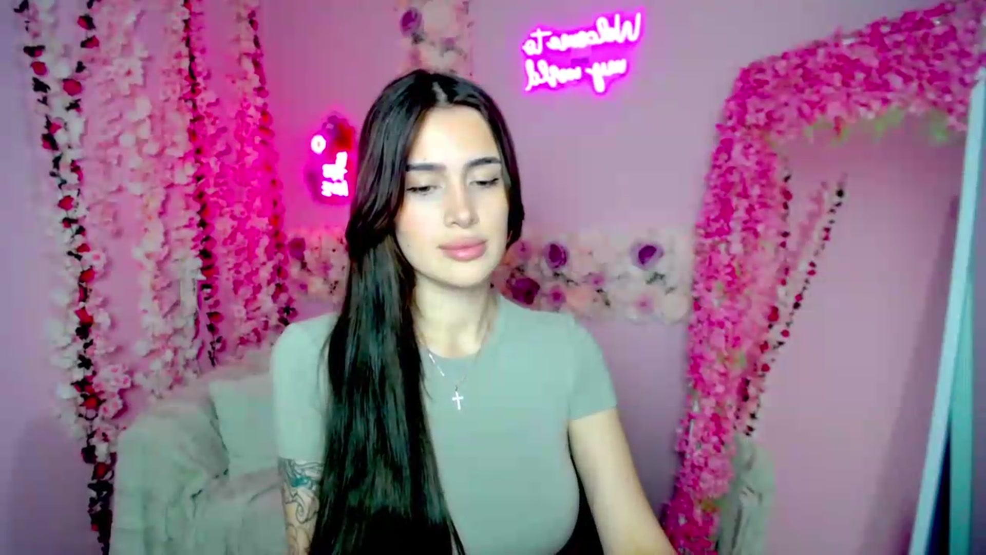 Gallery image thumbnail from Eliza_beth's myfreecams stream on, 06/20/2026, 12:53 image 13 of 20