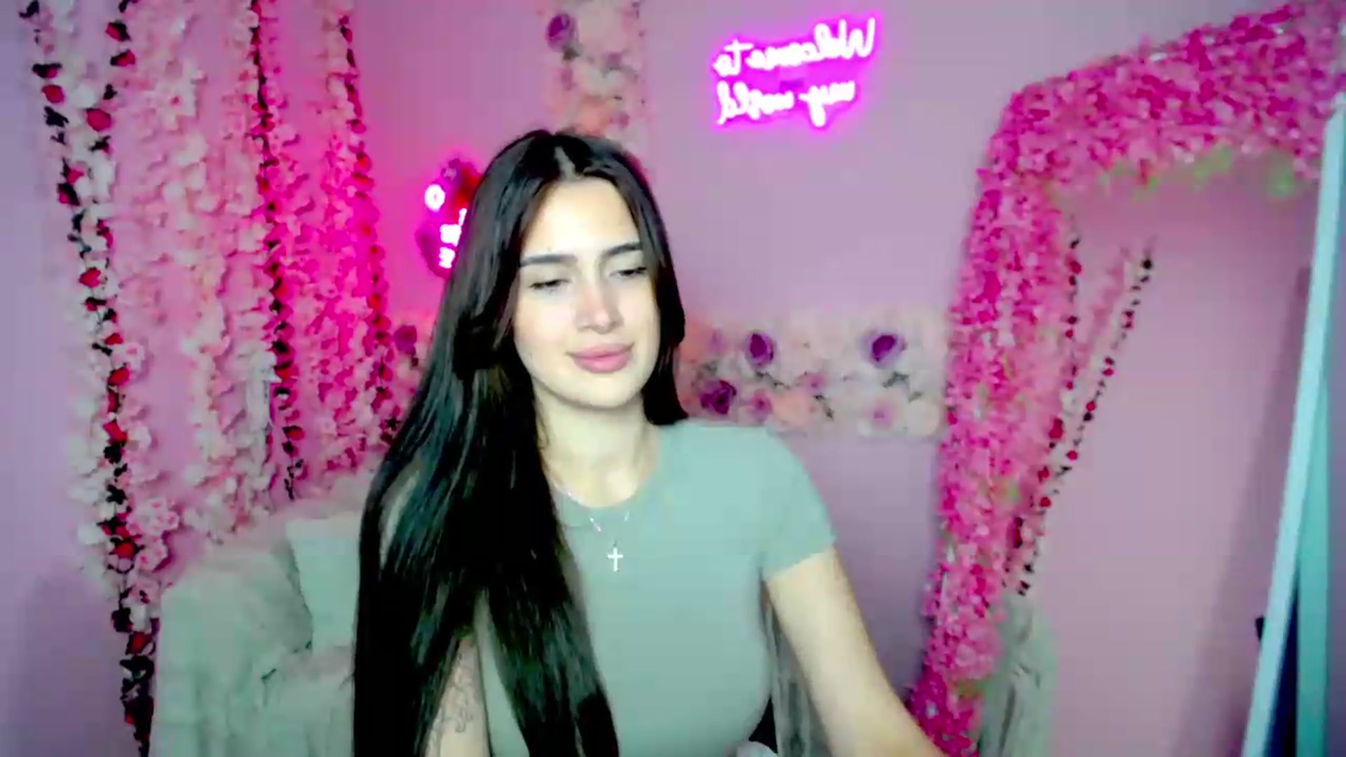 Gallery image thumbnail from Eliza_beth's myfreecams stream on, 06/20/2026, 12:53 image 3 of 20