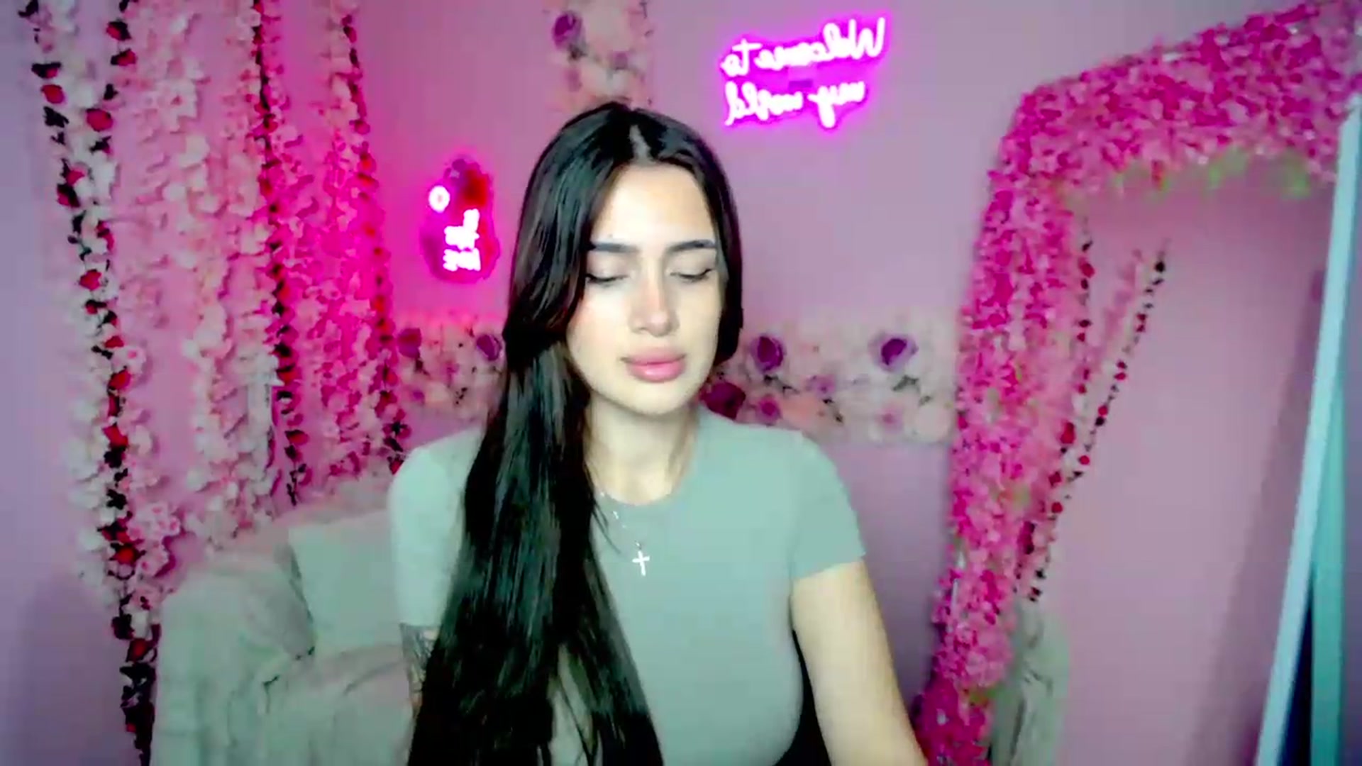 Gallery image thumbnail from Eliza_beth's myfreecams stream on, 06/20/2026, 12:53 image 19 of 20