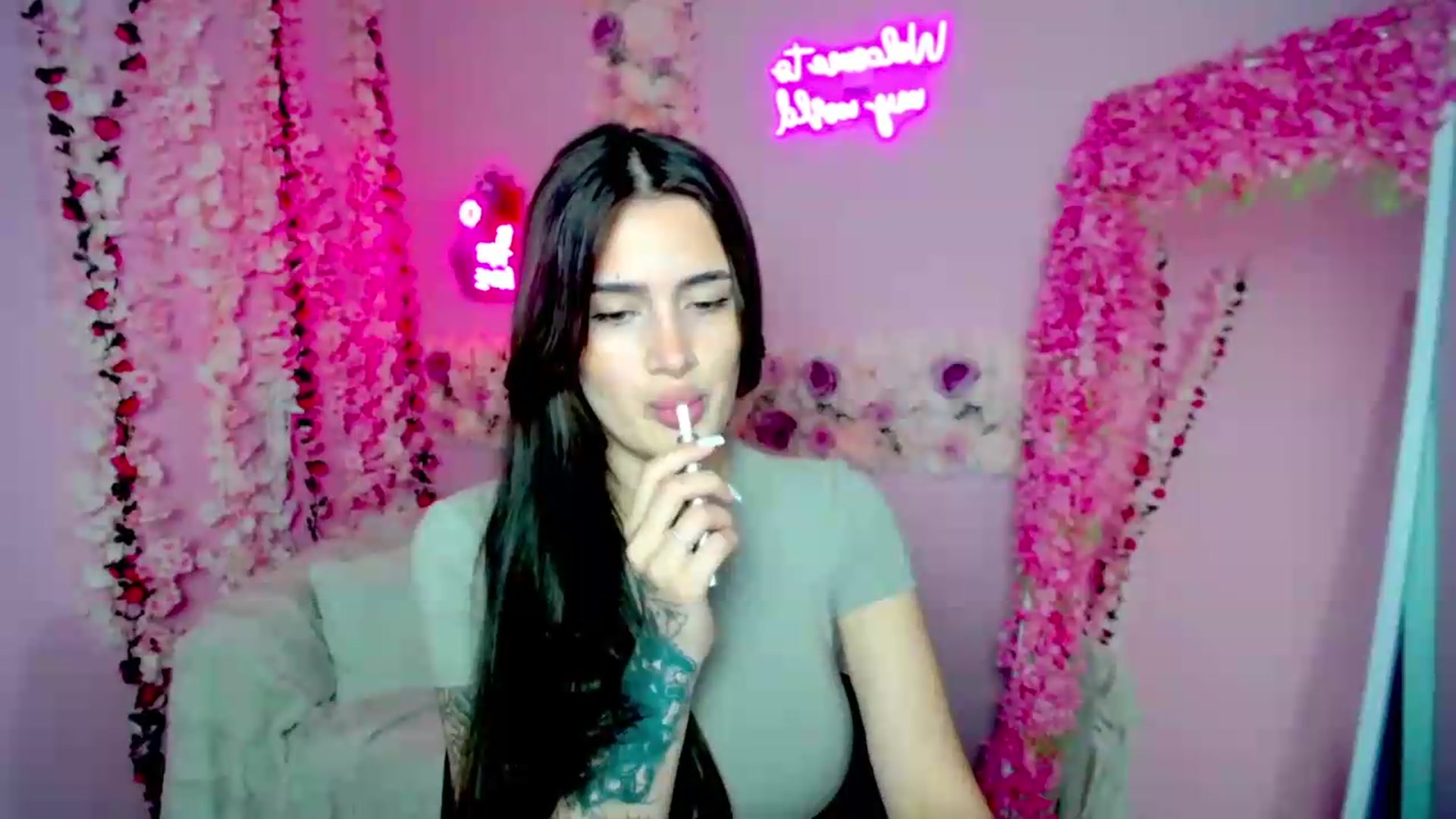 Gallery image thumbnail from Eliza_beth's myfreecams stream on, 06/20/2026, 12:53 image 18 of 20