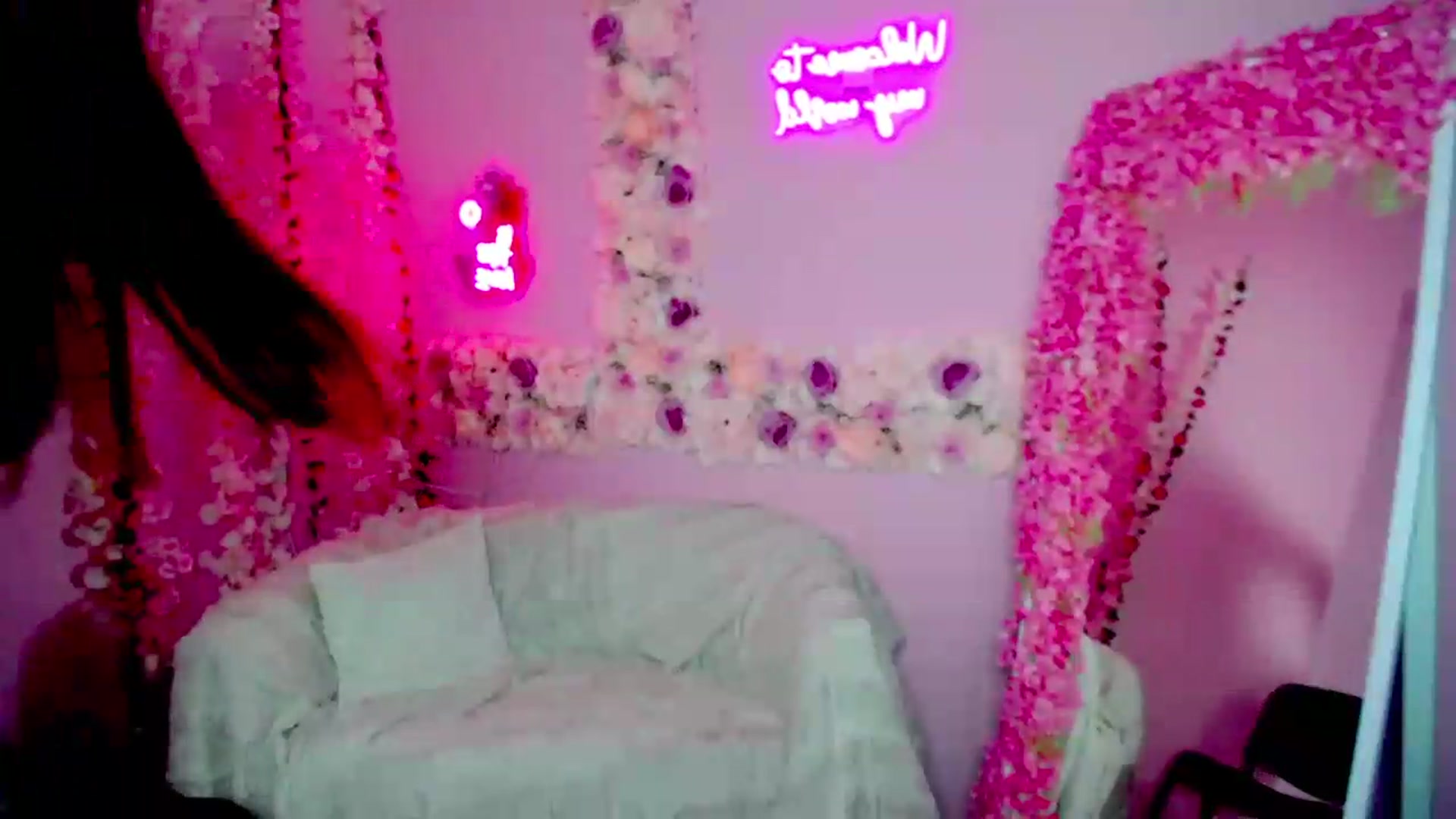 Gallery image thumbnail from Eliza_beth's myfreecams stream on, 06/20/2026, 12:53 image 11 of 20