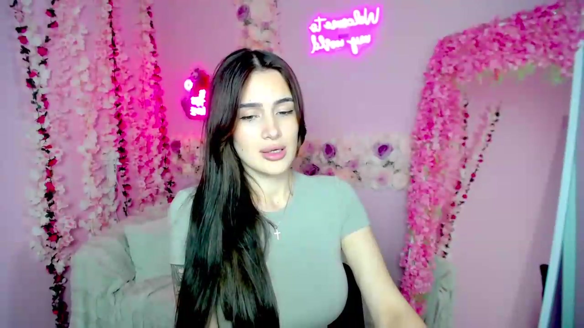 Gallery image thumbnail from Eliza_beth's myfreecams stream on, 06/20/2026, 14:52 image 2 of 20
