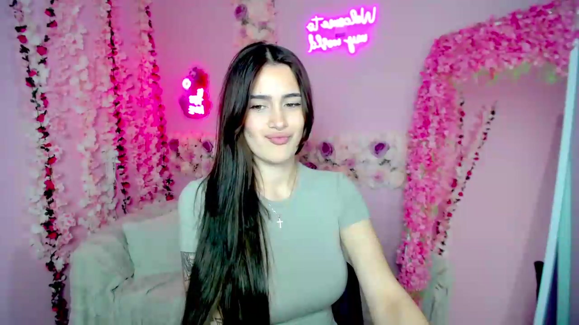 Gallery image thumbnail from Eliza_beth's myfreecams stream on, 06/20/2026, 14:52 image 13 of 20