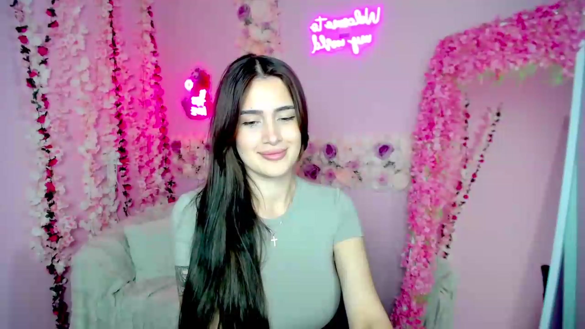 Gallery image thumbnail from Eliza_beth's myfreecams stream on, 06/20/2026, 14:52 image 8 of 20