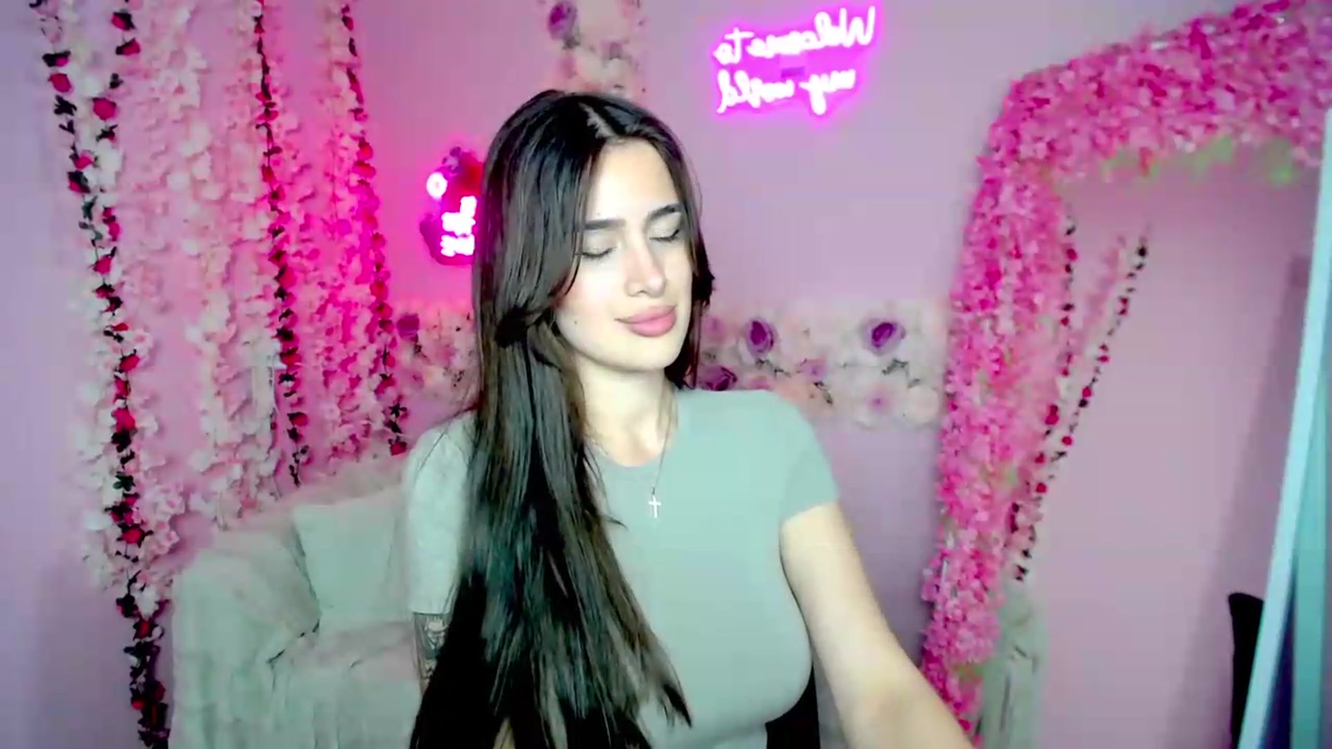 Gallery image thumbnail from Eliza_beth's myfreecams stream on, 06/20/2026, 16:02 image 4 of 20